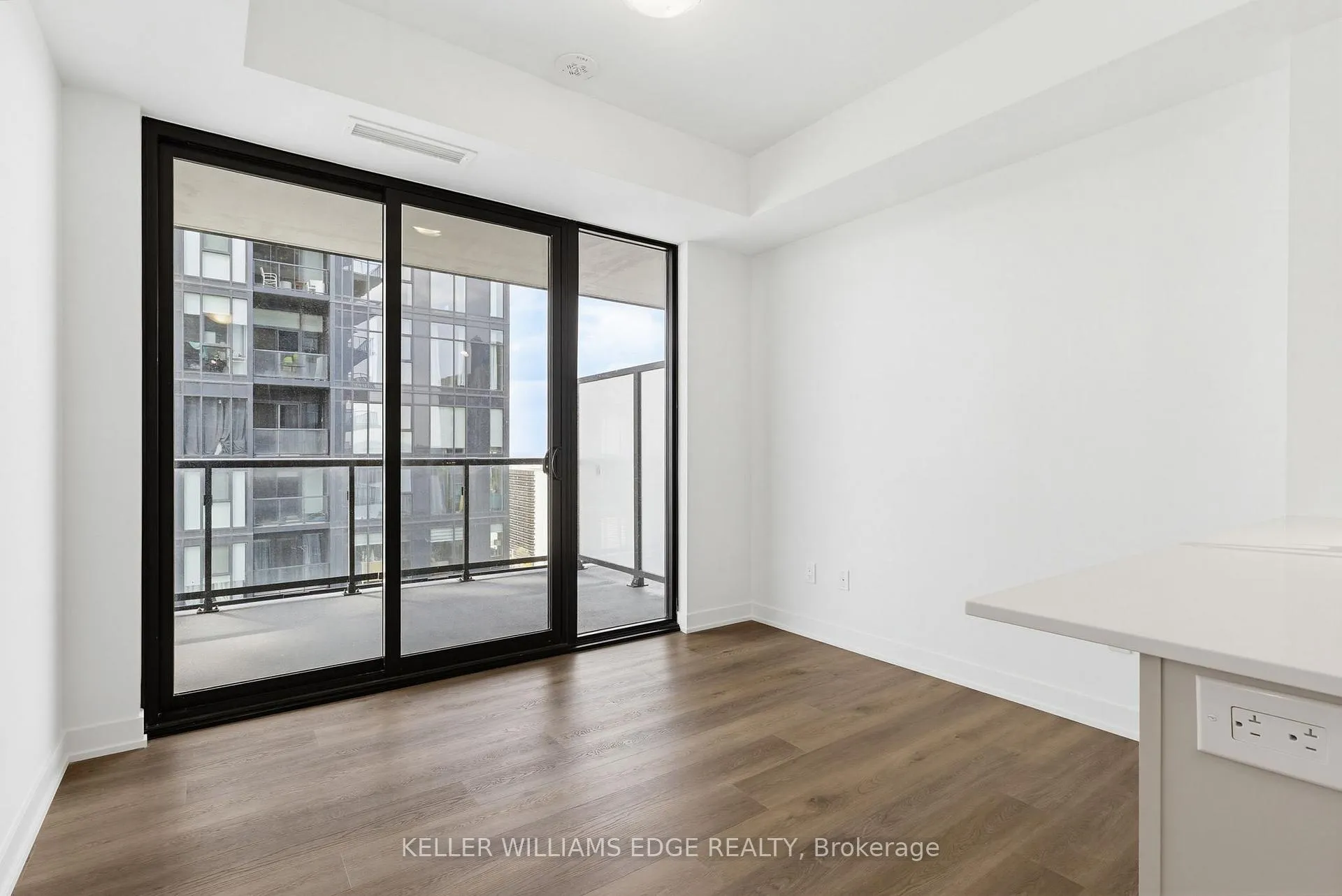 Photo 16 of Unit 1703, 2075 Lakeshore Road, Burlington, Brant — HOMEH