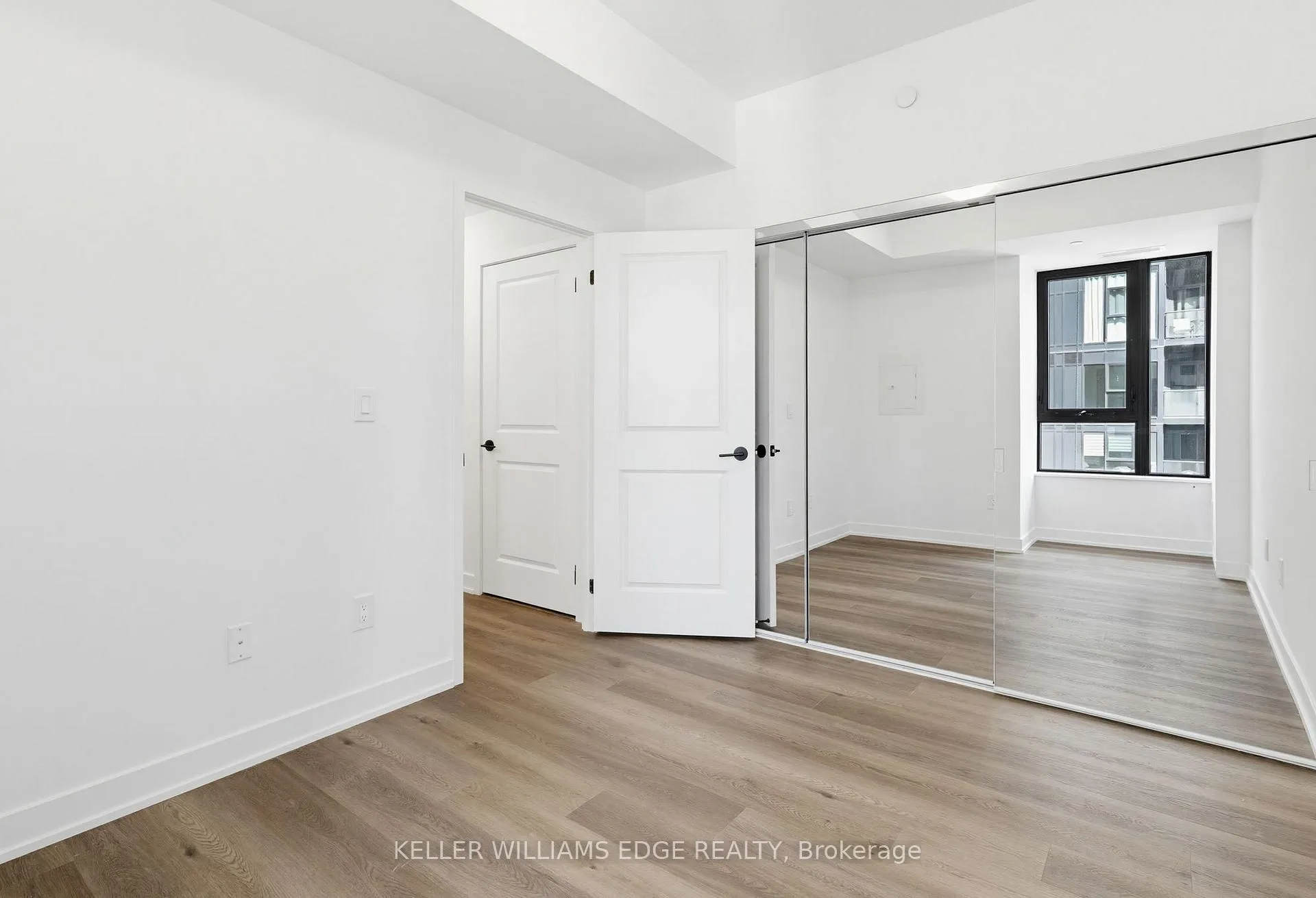 Photo 25 of Unit 1703, 2075 Lakeshore Road, Burlington, Brant — HOMEH