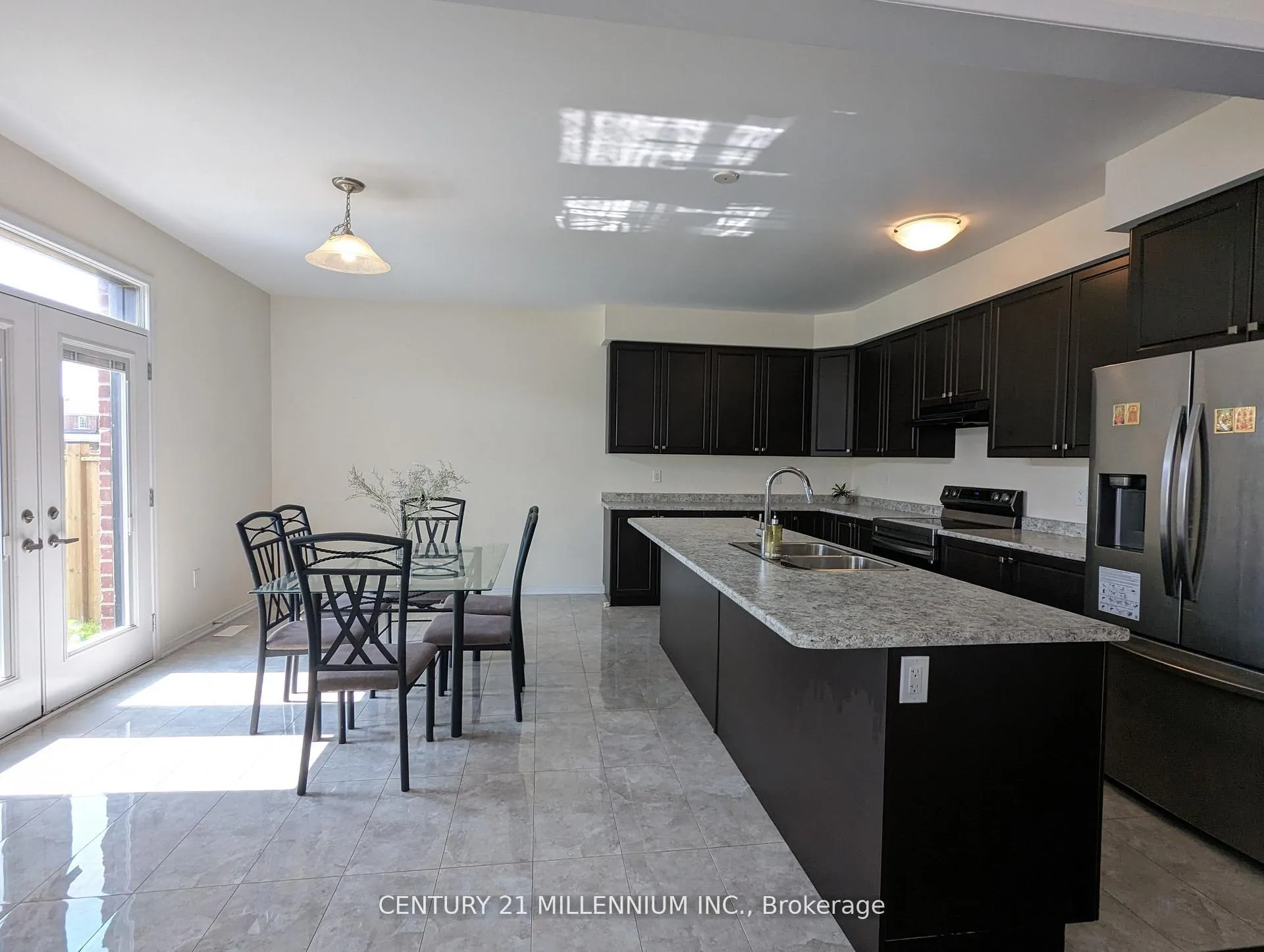 Photo 1 of 194 Woolwich Street S, Woolwich, Breslau — HOMEH
