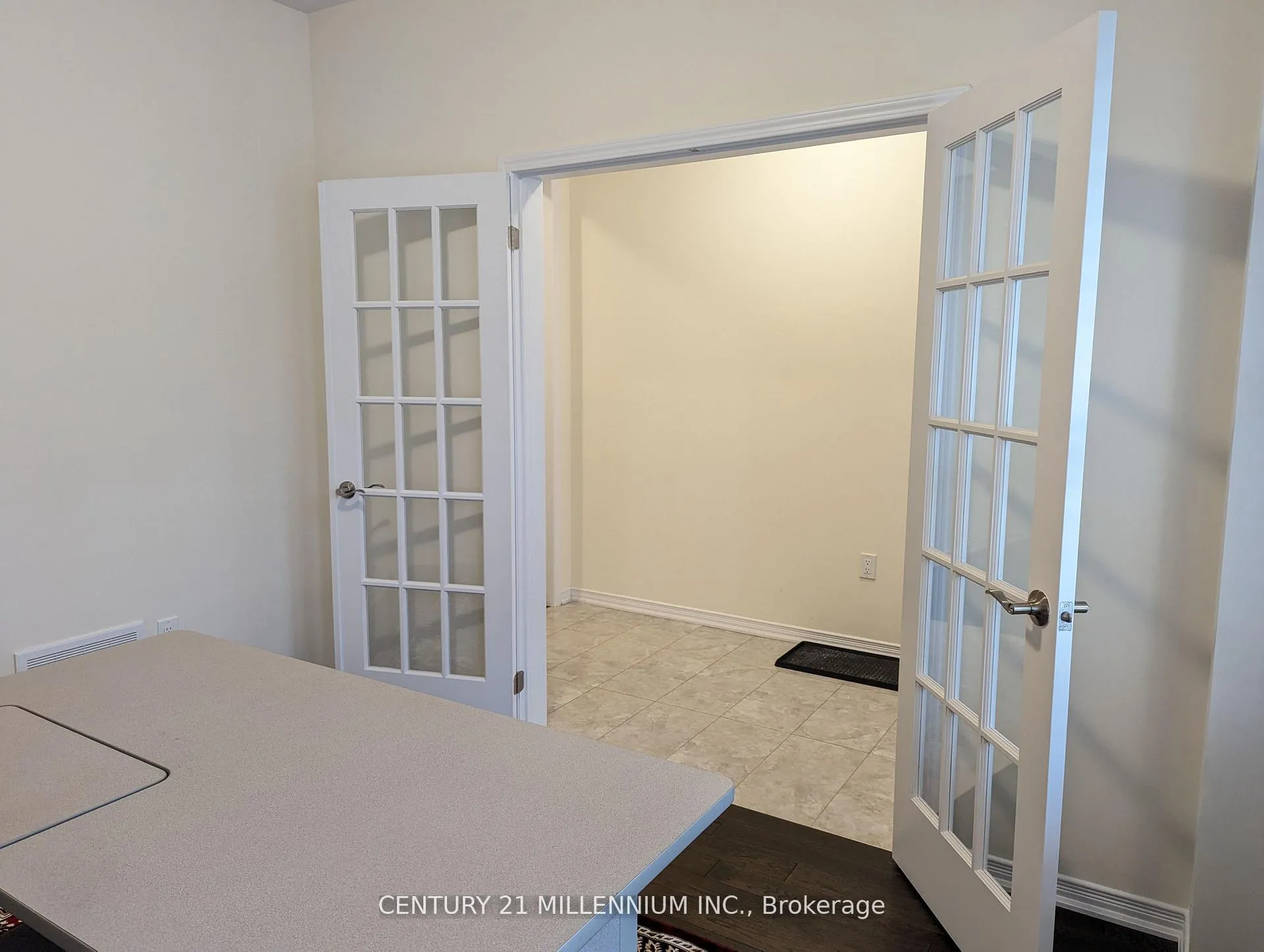 Photo 6 of 194 Woolwich Street S, Woolwich, Breslau — HOMEH