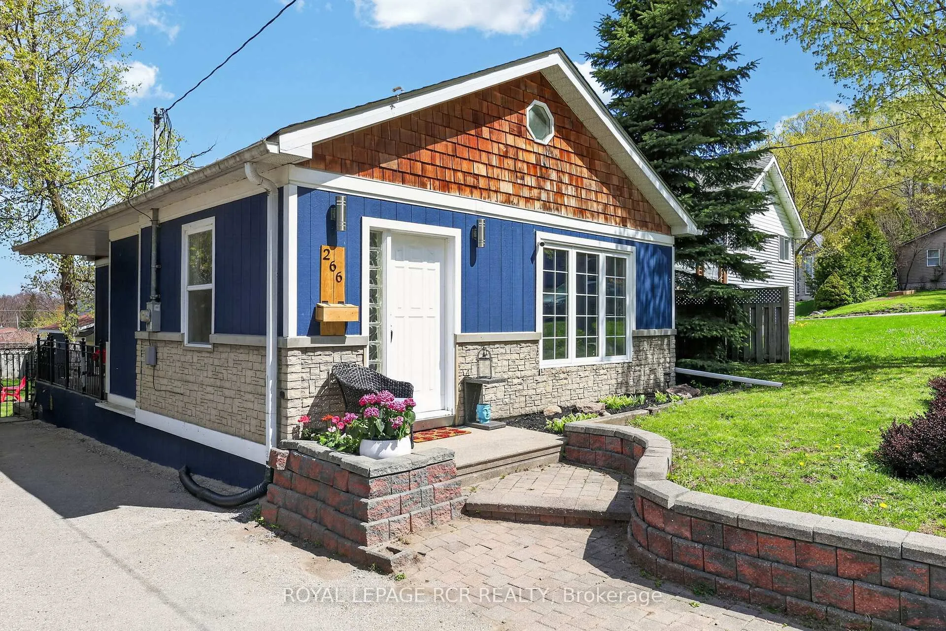 Front of 266 Kenwood Avenue