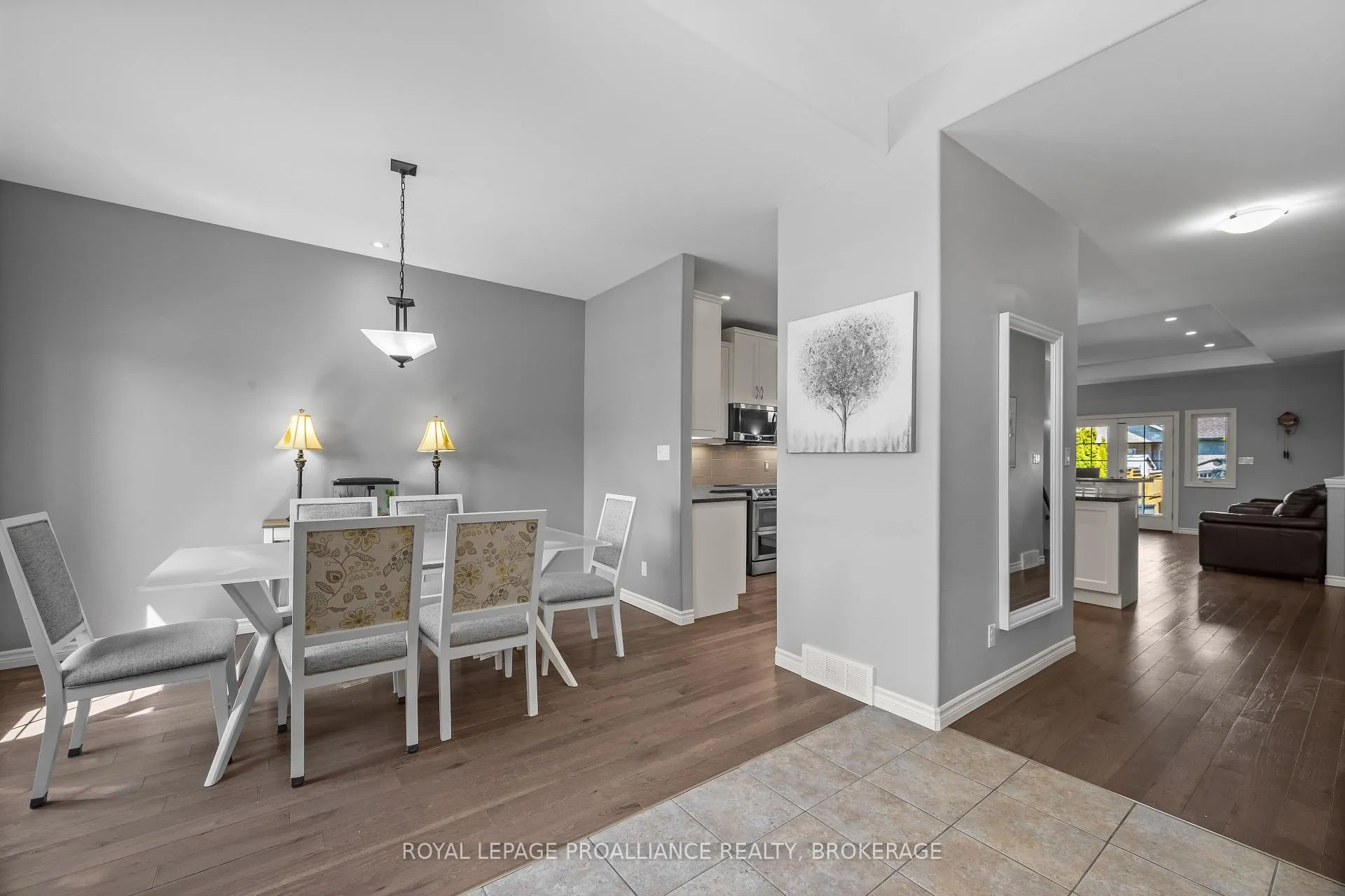 Photo 4 of 812 Augusta Drive, Kingston, City Northwest — HOMEH