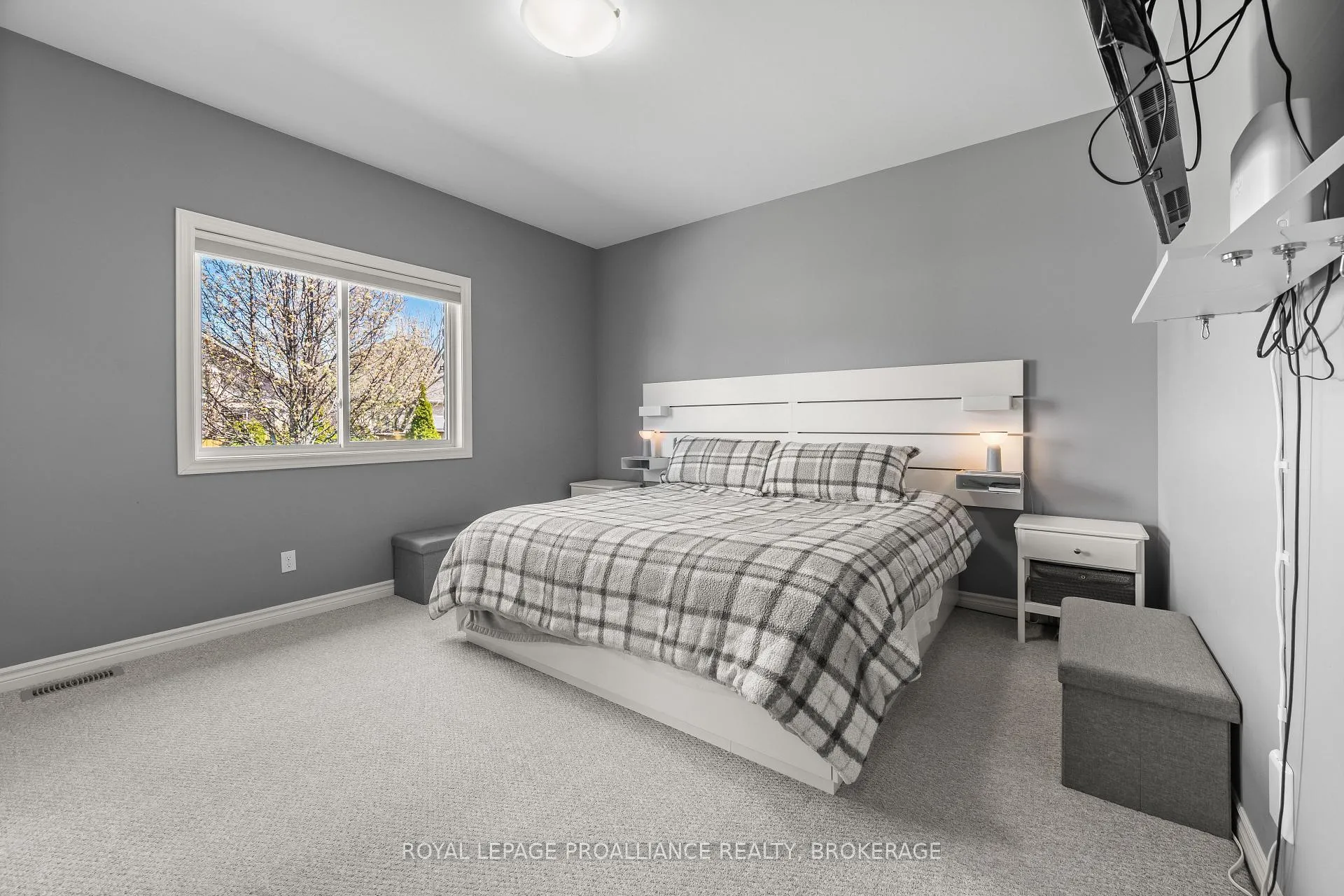 Photo 23 of 812 Augusta Drive, Kingston, City Northwest — HOMEH