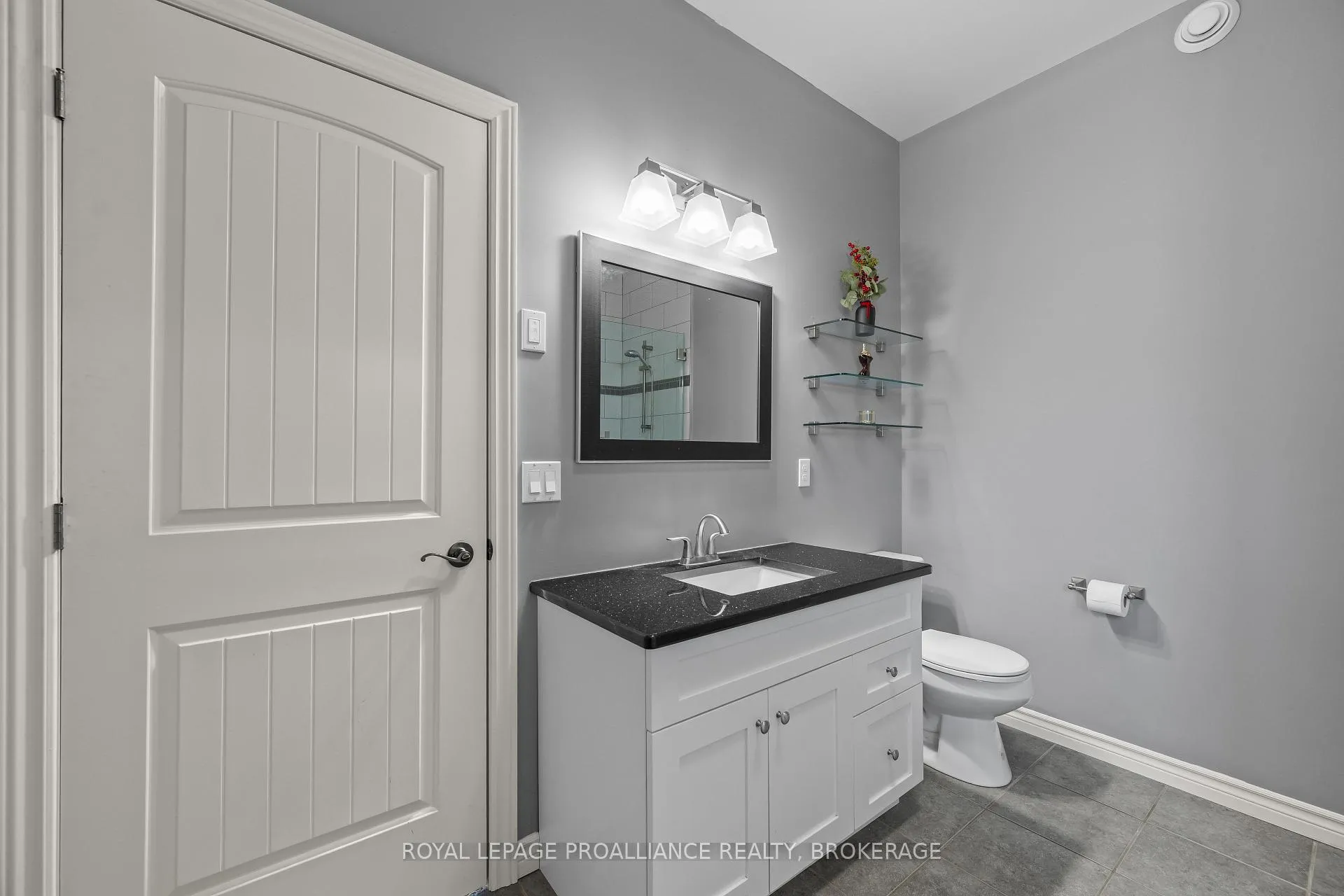 Photo 27 of 812 Augusta Drive, Kingston, City Northwest — HOMEH