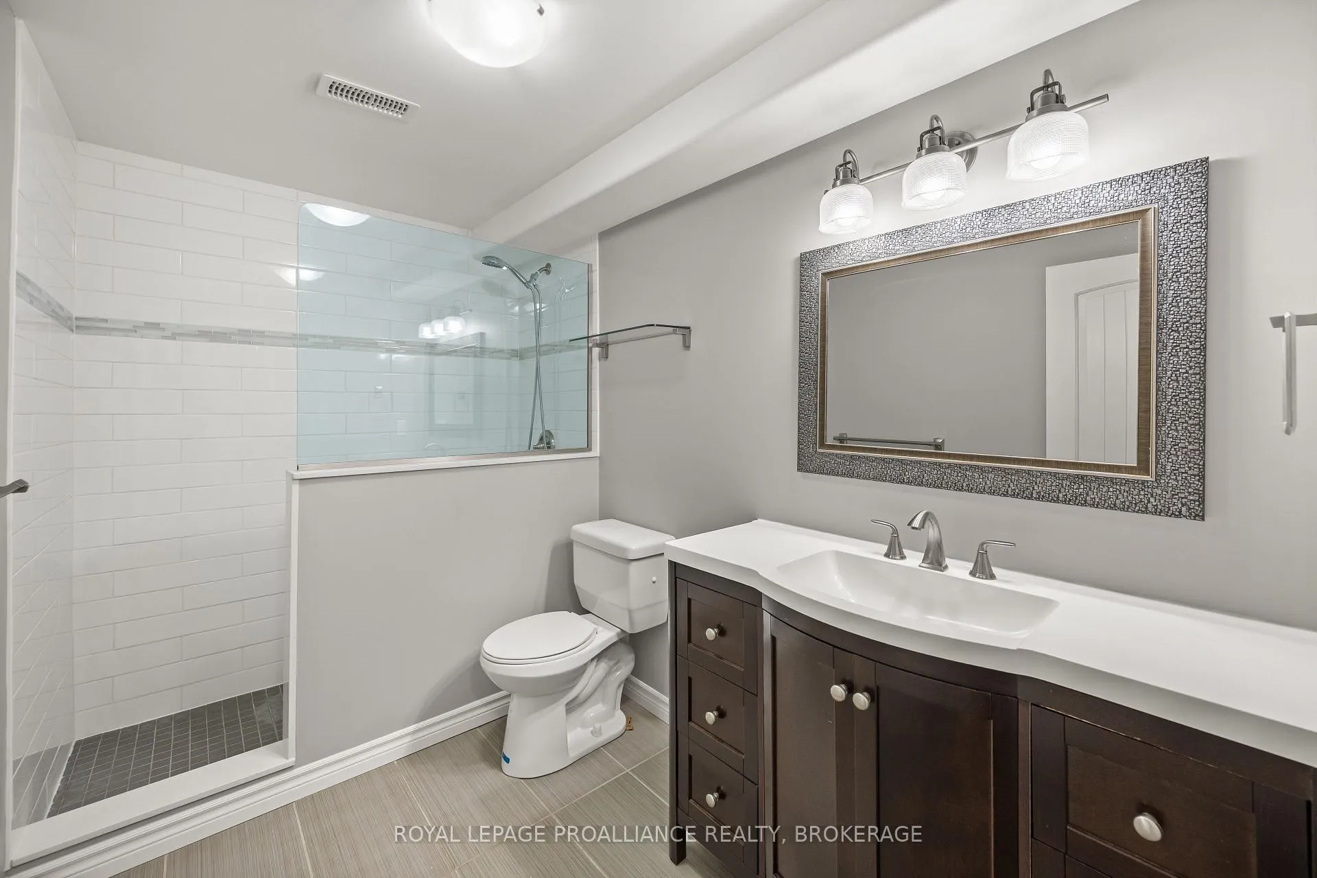 Photo 32 of 812 Augusta Drive, Kingston, City Northwest — HOMEH