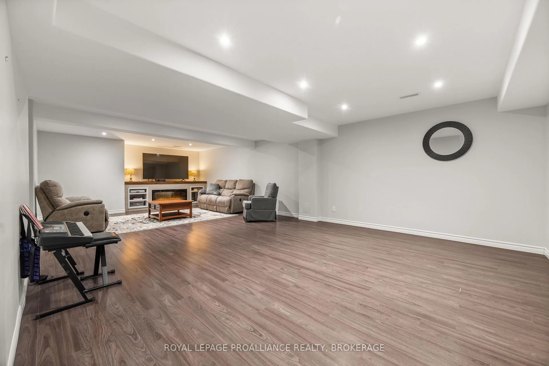Photo 35 of 812 Augusta Drive, Kingston, City Northwest — HOMEH