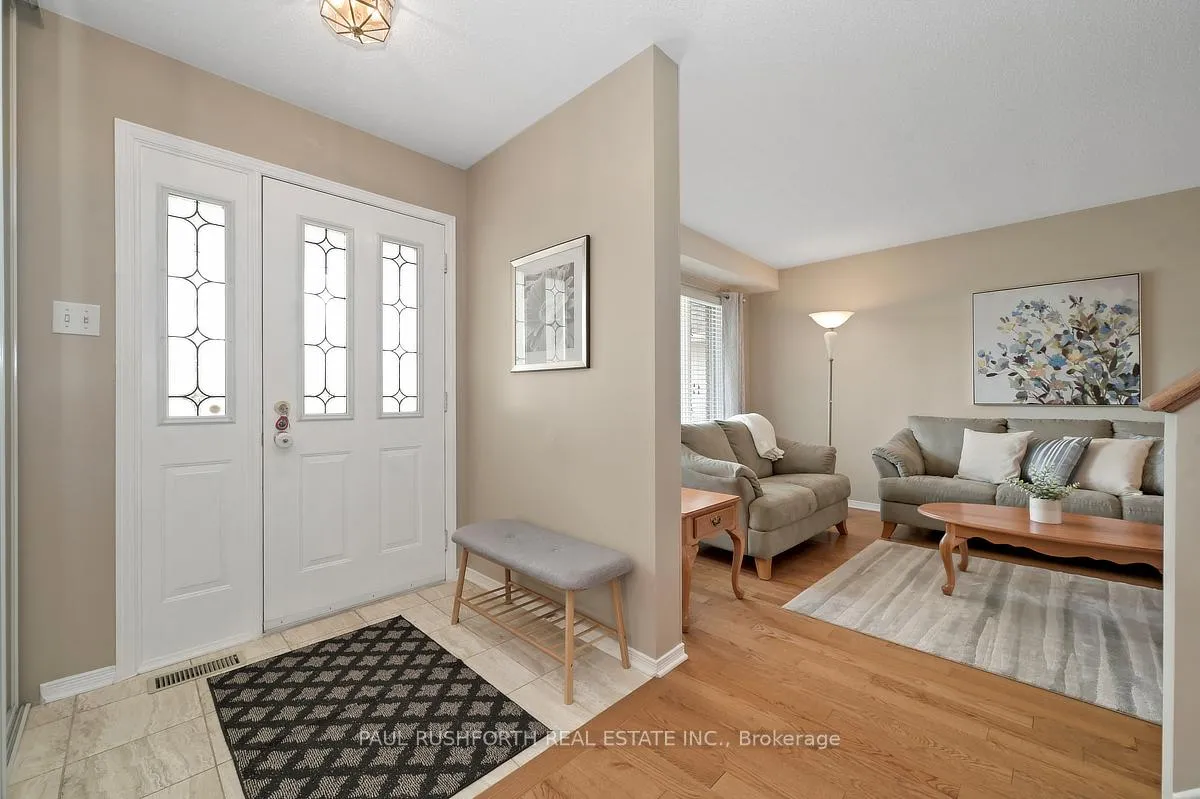 Photo 4 of 1377 Caravel Crescent, Ottawa, Bilberry Creek/Queenswood Heights — HOMEH