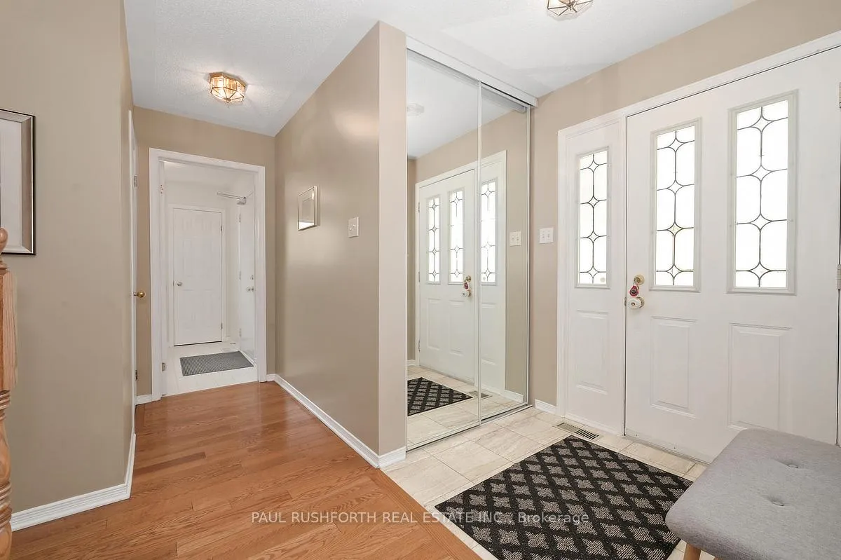 Photo 5 of 1377 Caravel Crescent, Ottawa, Bilberry Creek/Queenswood Heights — HOMEH