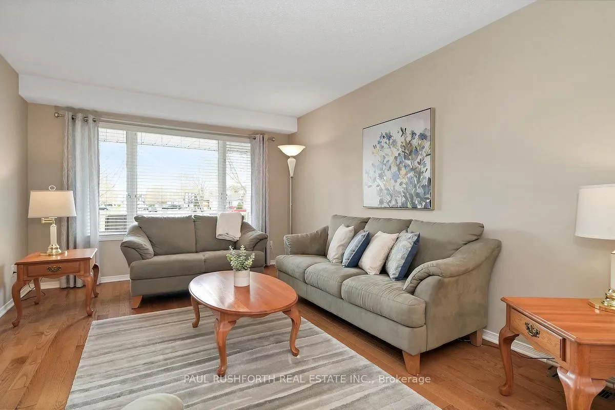 Photo 7 of 1377 Caravel Crescent, Ottawa, Bilberry Creek/Queenswood Heights — HOMEH