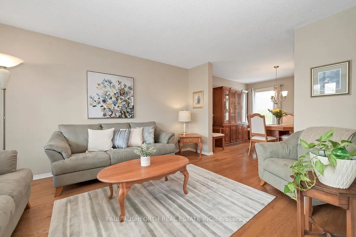 Photo 10 of 1377 Caravel Crescent, Ottawa, Bilberry Creek/Queenswood Heights — HOMEH