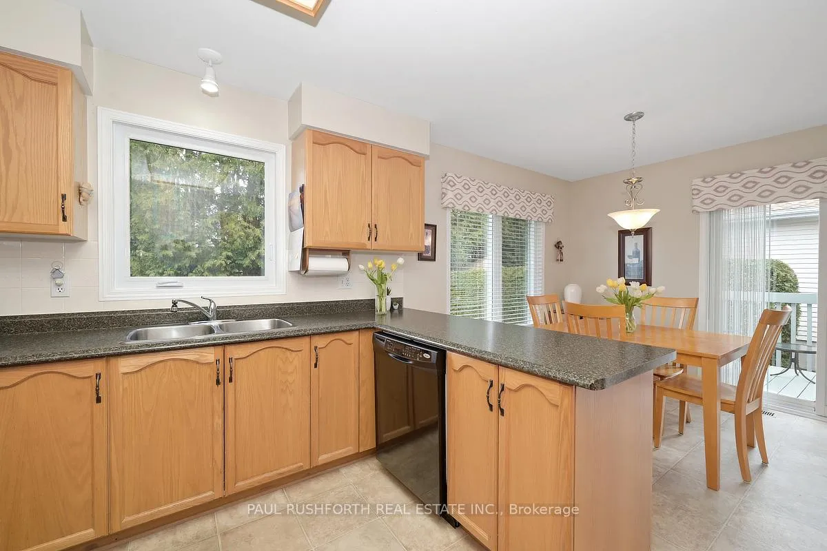 Photo 16 of 1377 Caravel Crescent, Ottawa, Bilberry Creek/Queenswood Heights — HOMEH