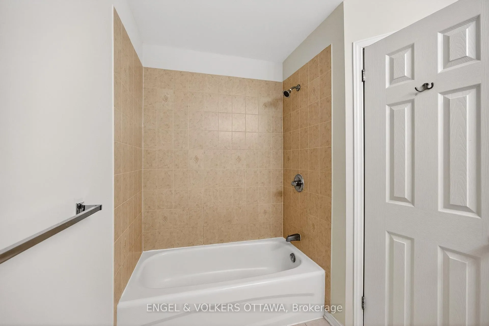 Photo 39 of 180 Lanark Avenue, Ottawa, Westboro North — HOMEH