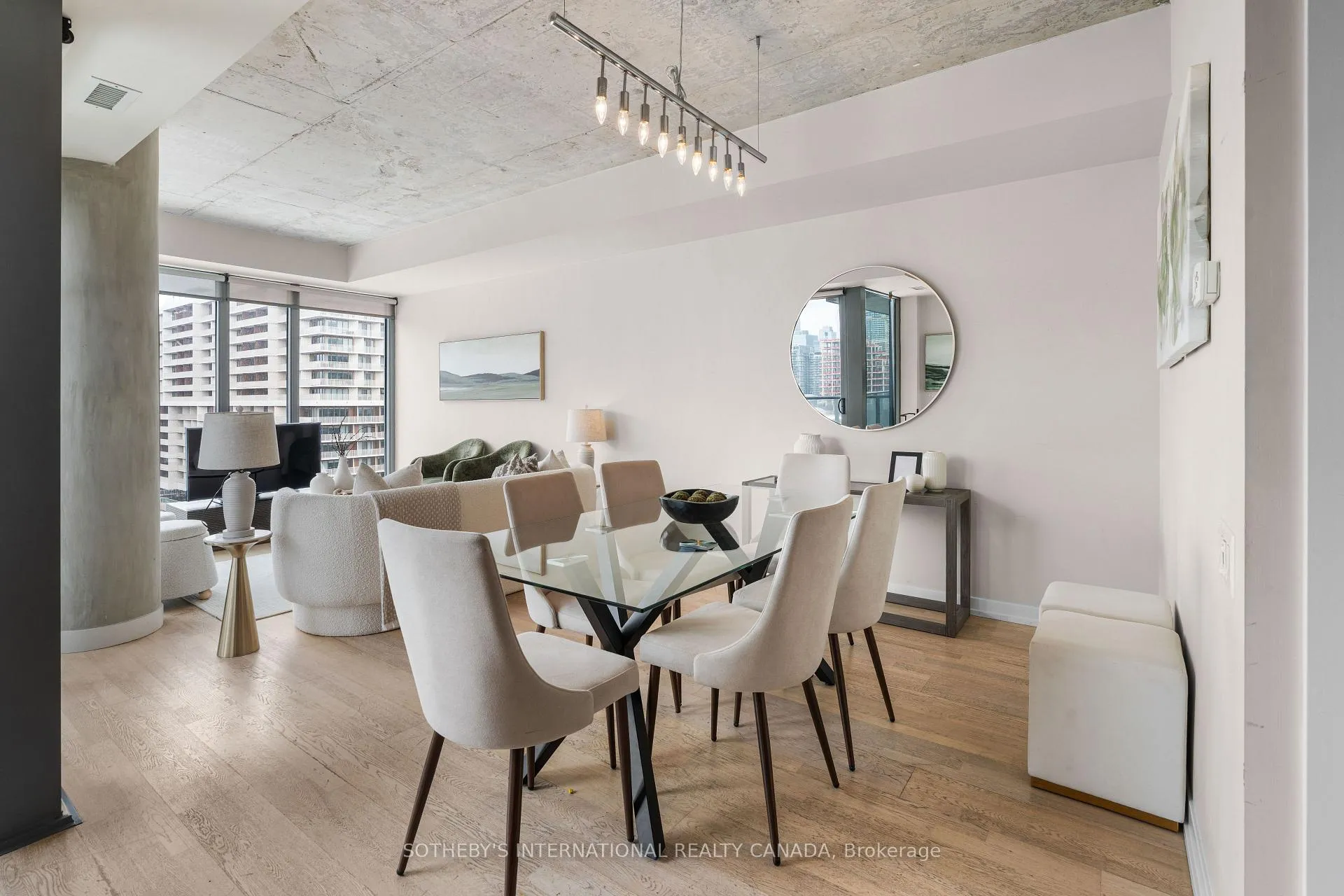 Photo 5 of Unit 1204, 95 Bathurst Street, Toronto, Waterfront Communities — HOMEH