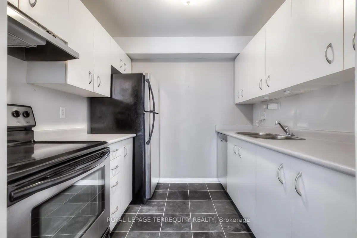 Photo 4 of Unit 18, 106 Redpath Avenue, Toronto, Mount Pleasant West — HOMEH