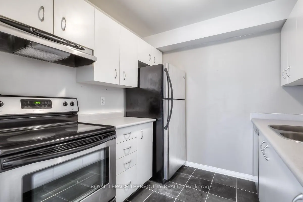 Photo 5 of Unit 18, 106 Redpath Avenue, Toronto, Mount Pleasant West — HOMEH
