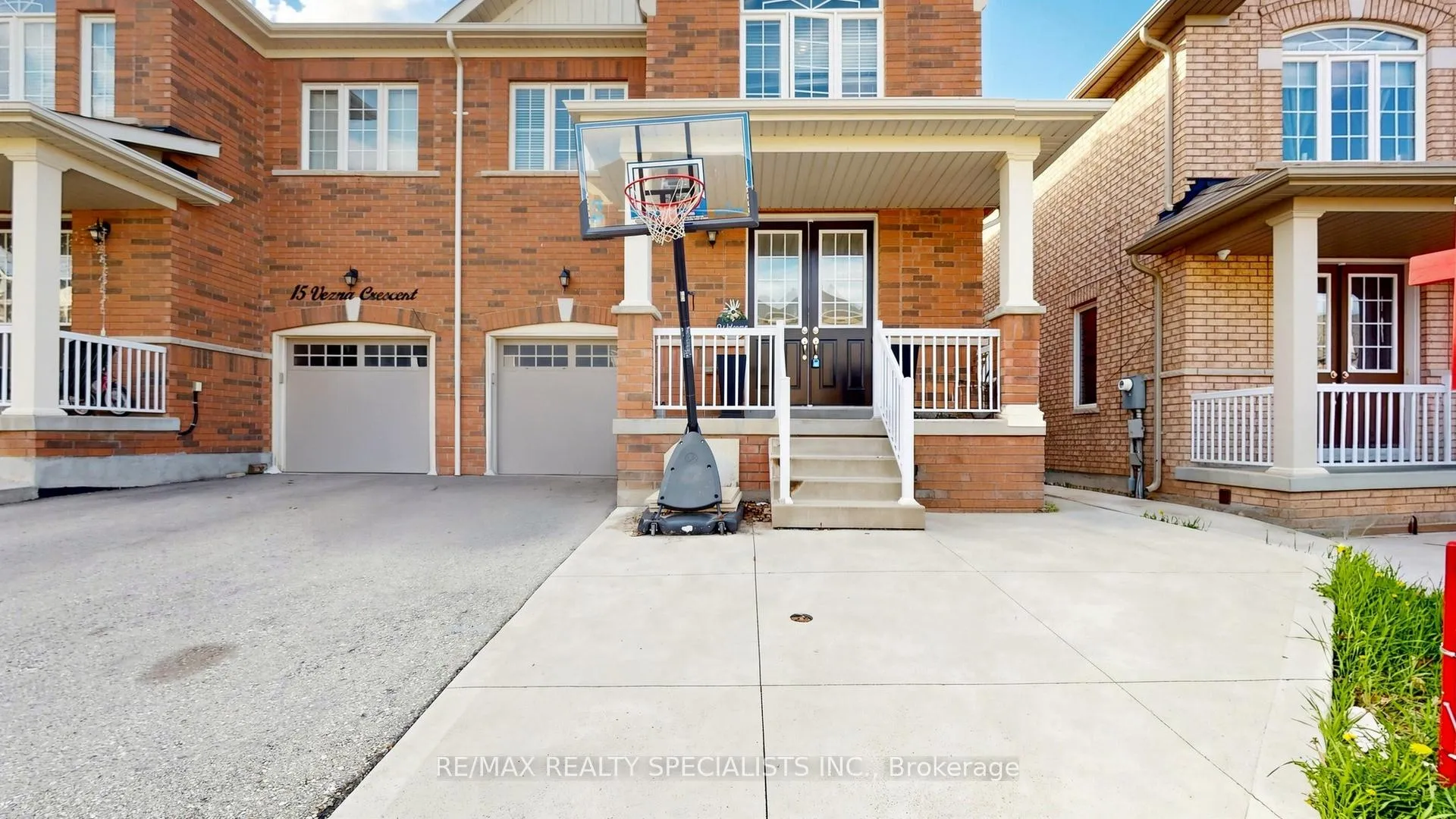 Photo 2 of 13 Vezna Crescent, Brampton, Credit Valley — HOMEH