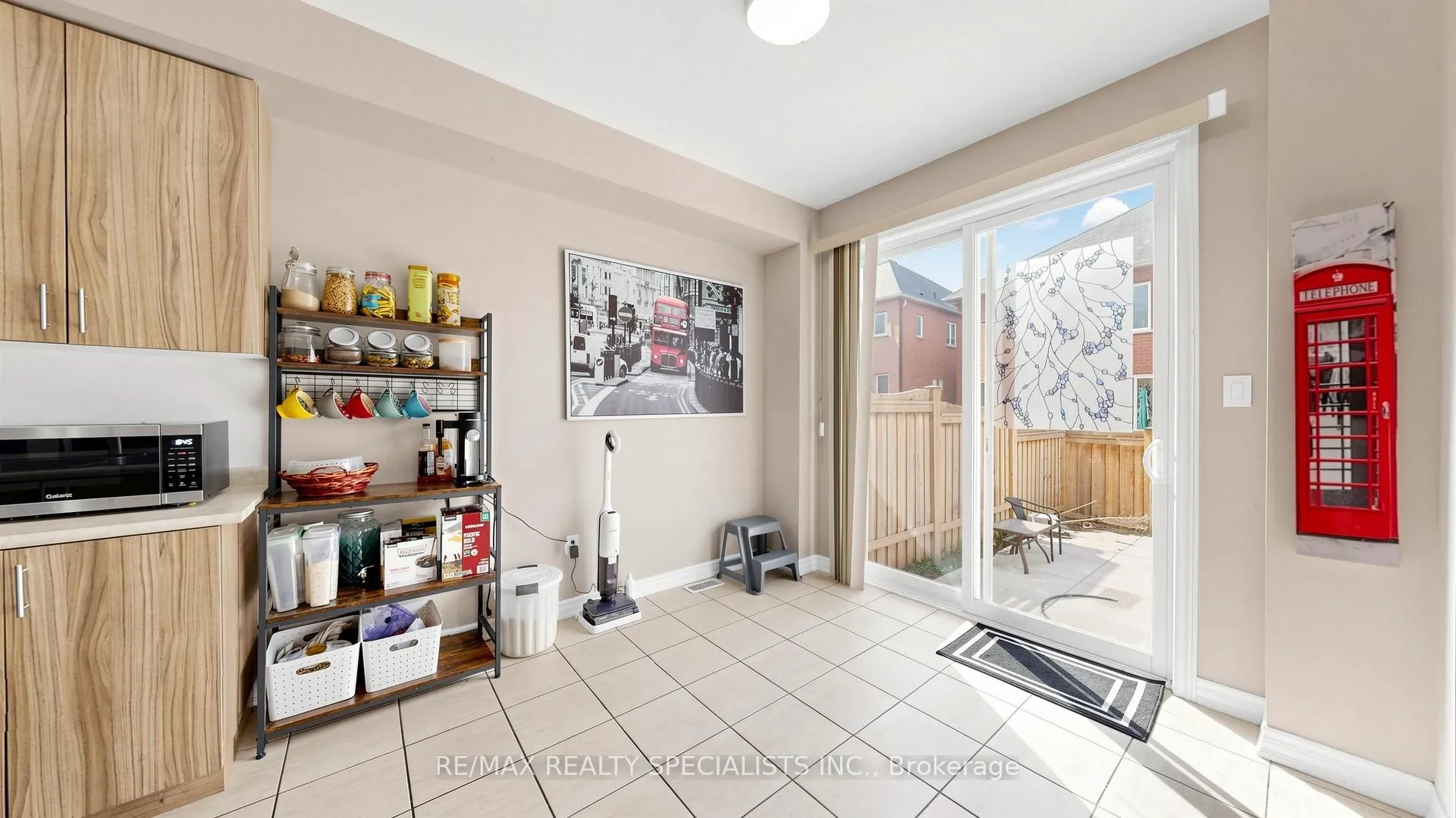 Photo 10 of 13 Vezna Crescent, Brampton, Credit Valley — HOMEH