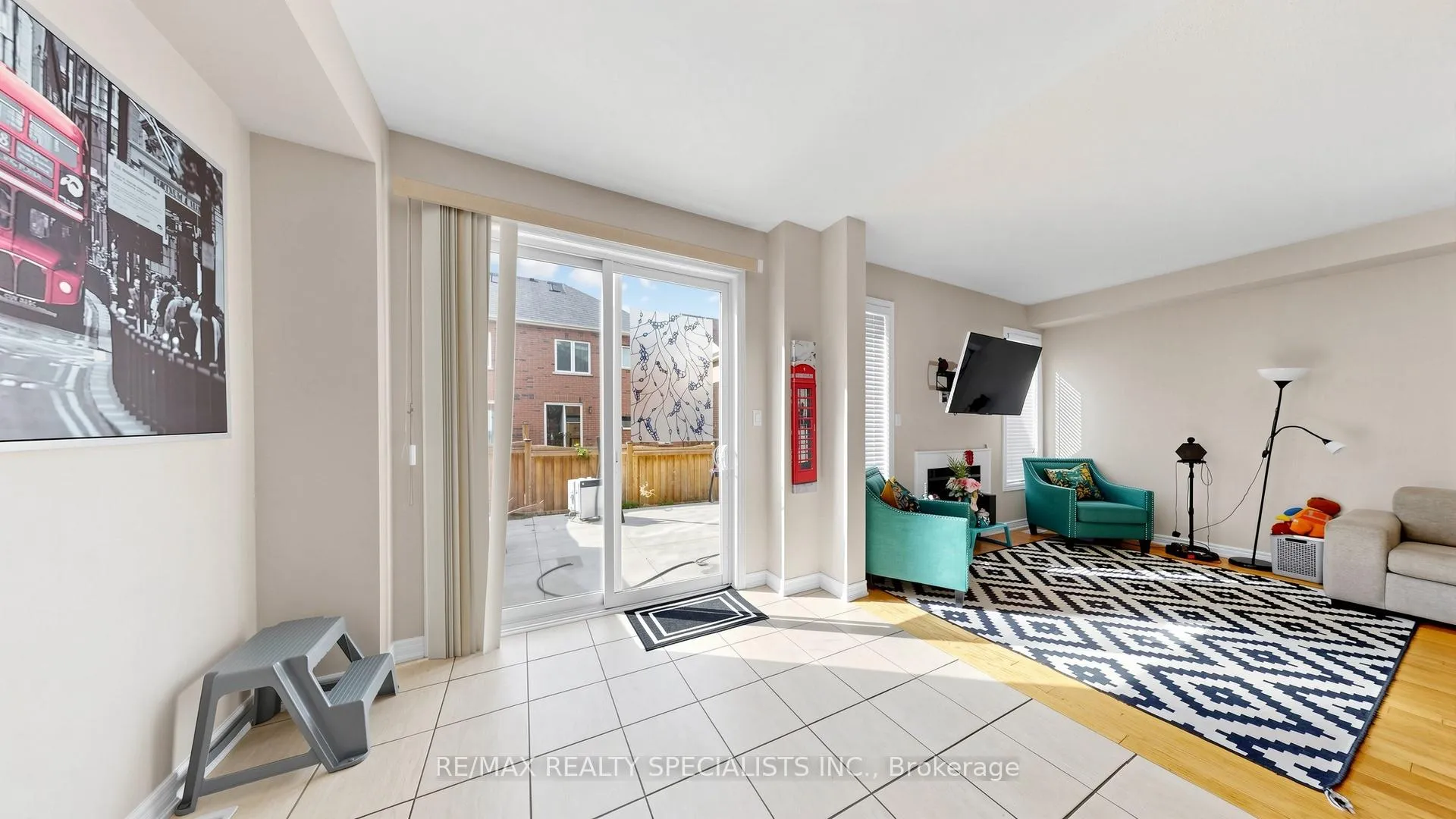 Photo 11 of 13 Vezna Crescent, Brampton, Credit Valley — HOMEH
