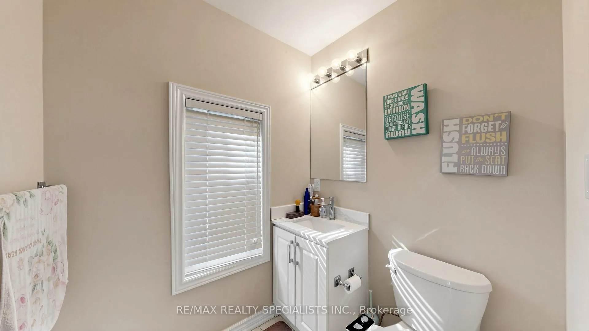 Photo 14 of 13 Vezna Crescent, Brampton, Credit Valley — HOMEH