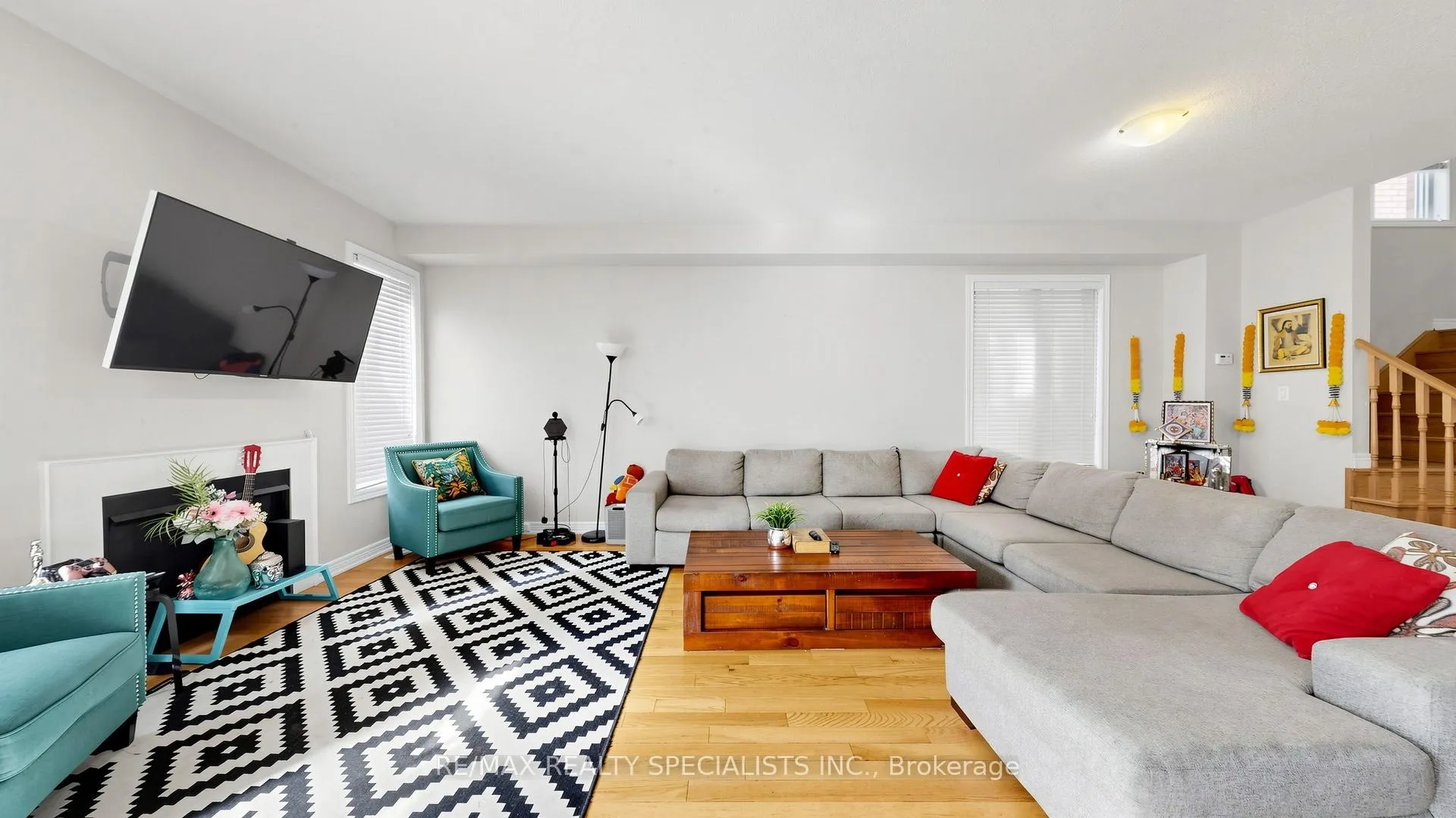 Photo 15 of 13 Vezna Crescent, Brampton, Credit Valley — HOMEH