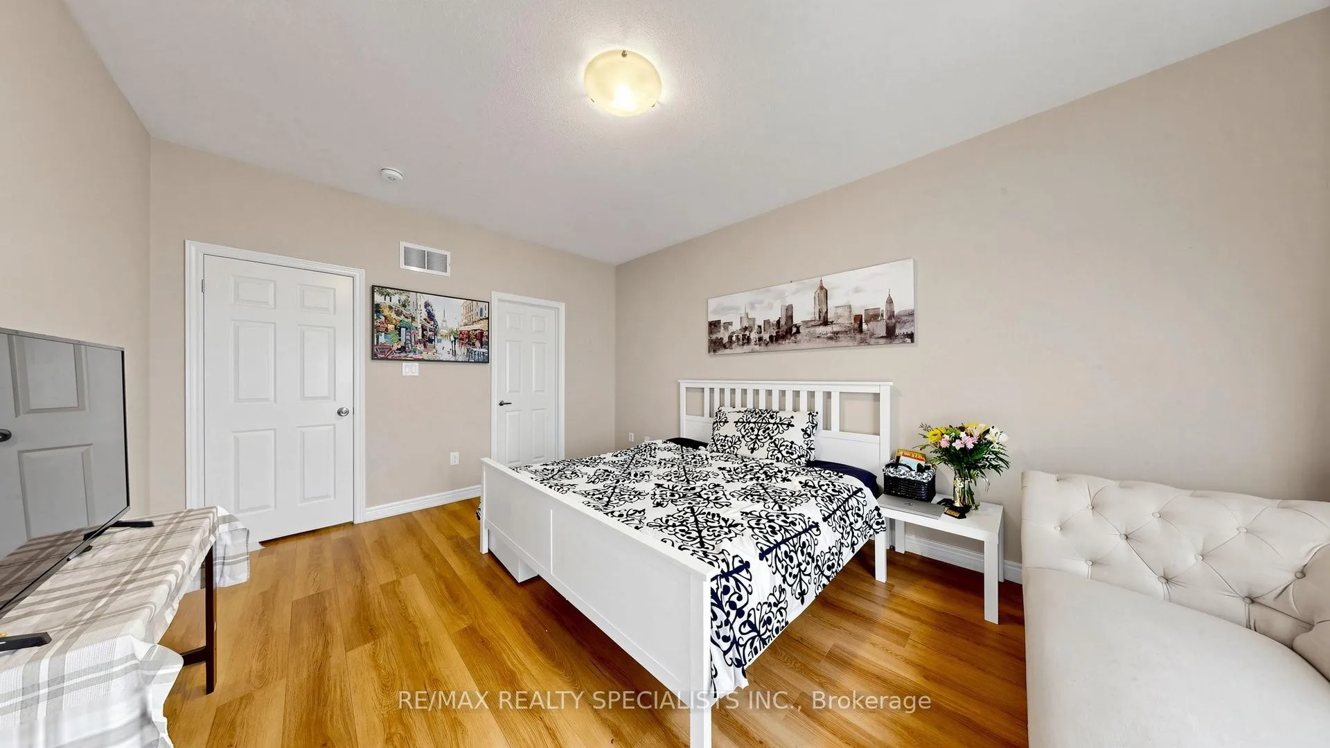 Photo 20 of 13 Vezna Crescent, Brampton, Credit Valley — HOMEH