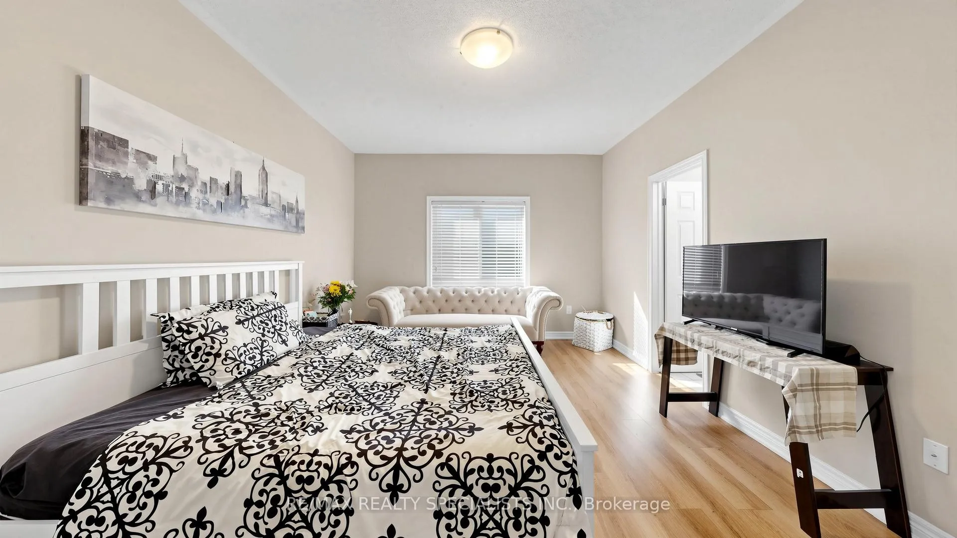 Photo 21 of 13 Vezna Crescent, Brampton, Credit Valley — HOMEH