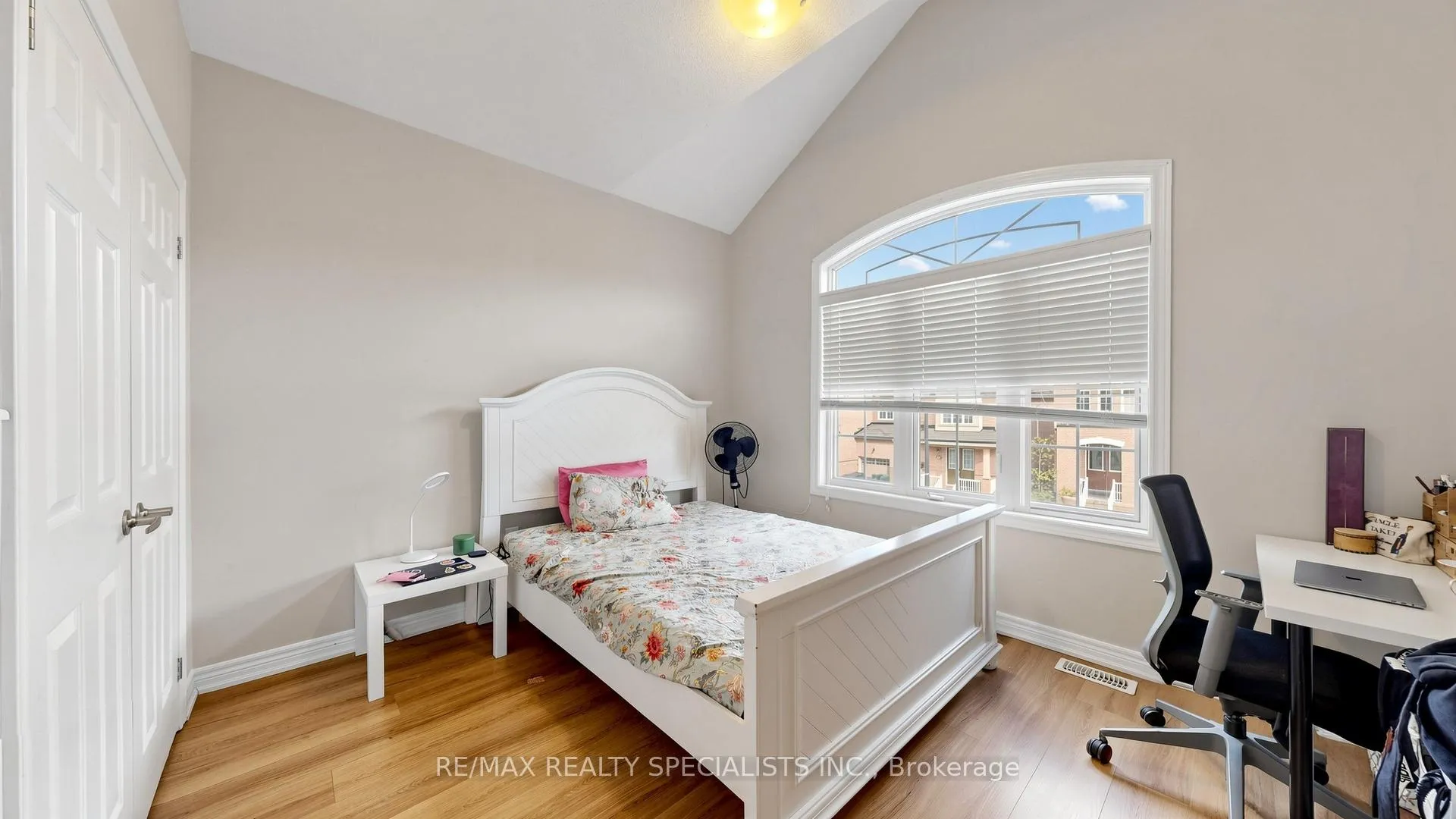 Photo 25 of 13 Vezna Crescent, Brampton, Credit Valley — HOMEH