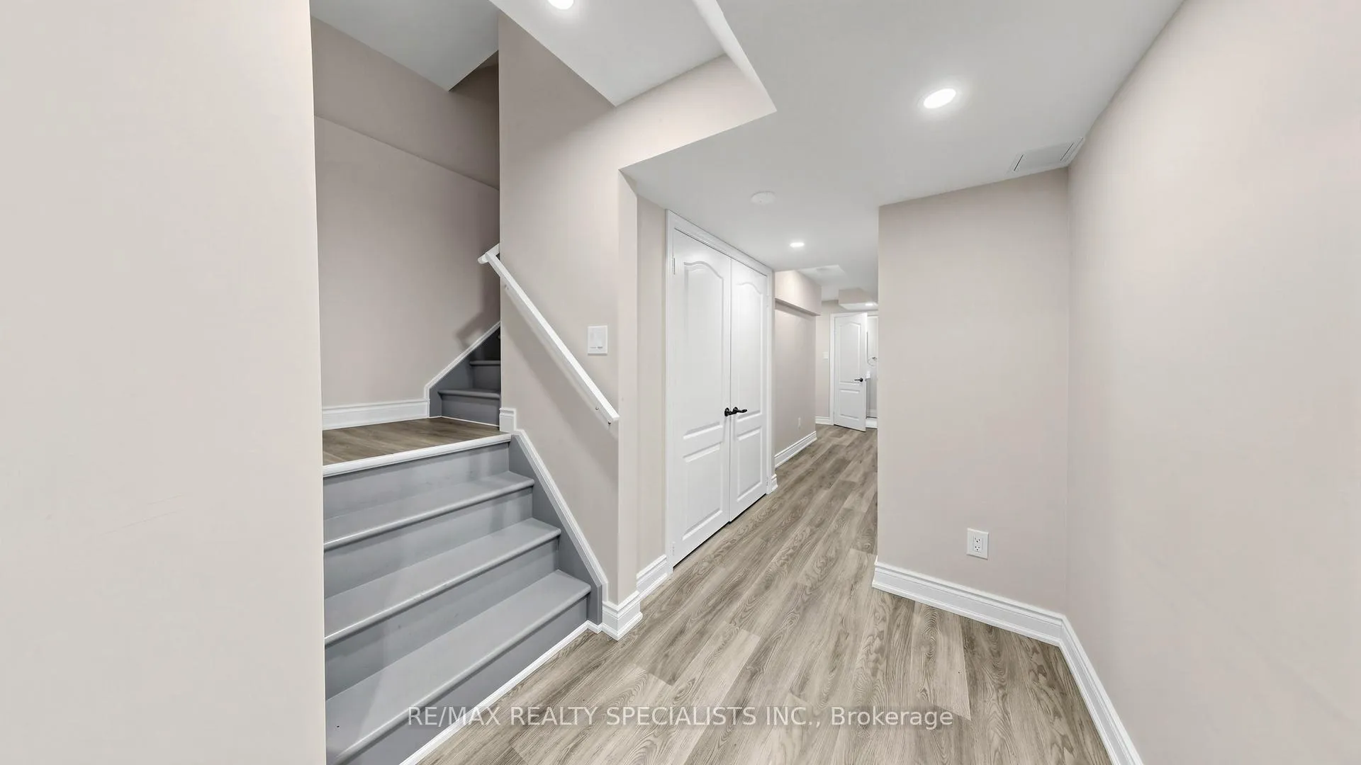 Photo 33 of 13 Vezna Crescent, Brampton, Credit Valley — HOMEH