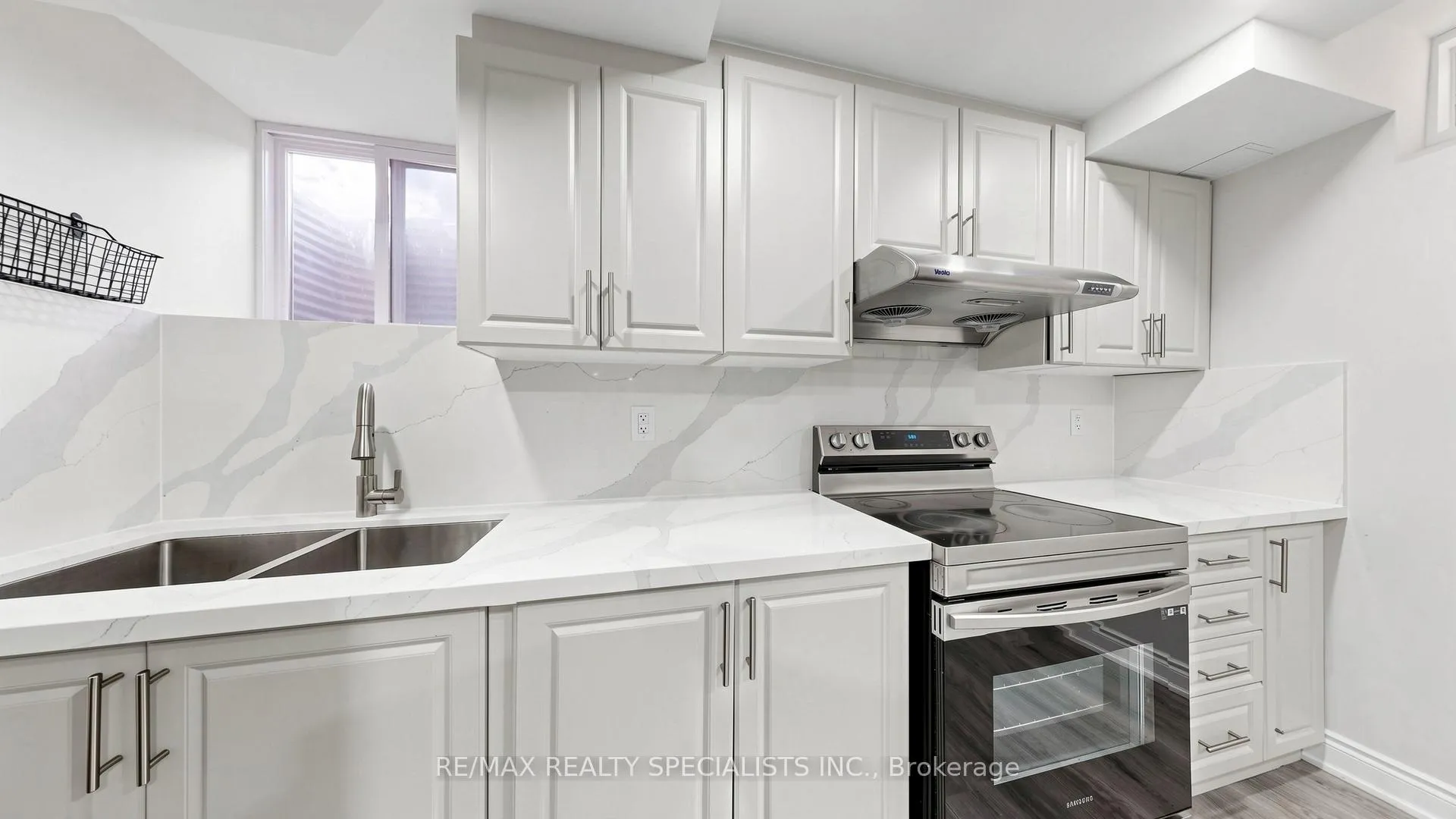 Photo 37 of 13 Vezna Crescent, Brampton, Credit Valley — HOMEH