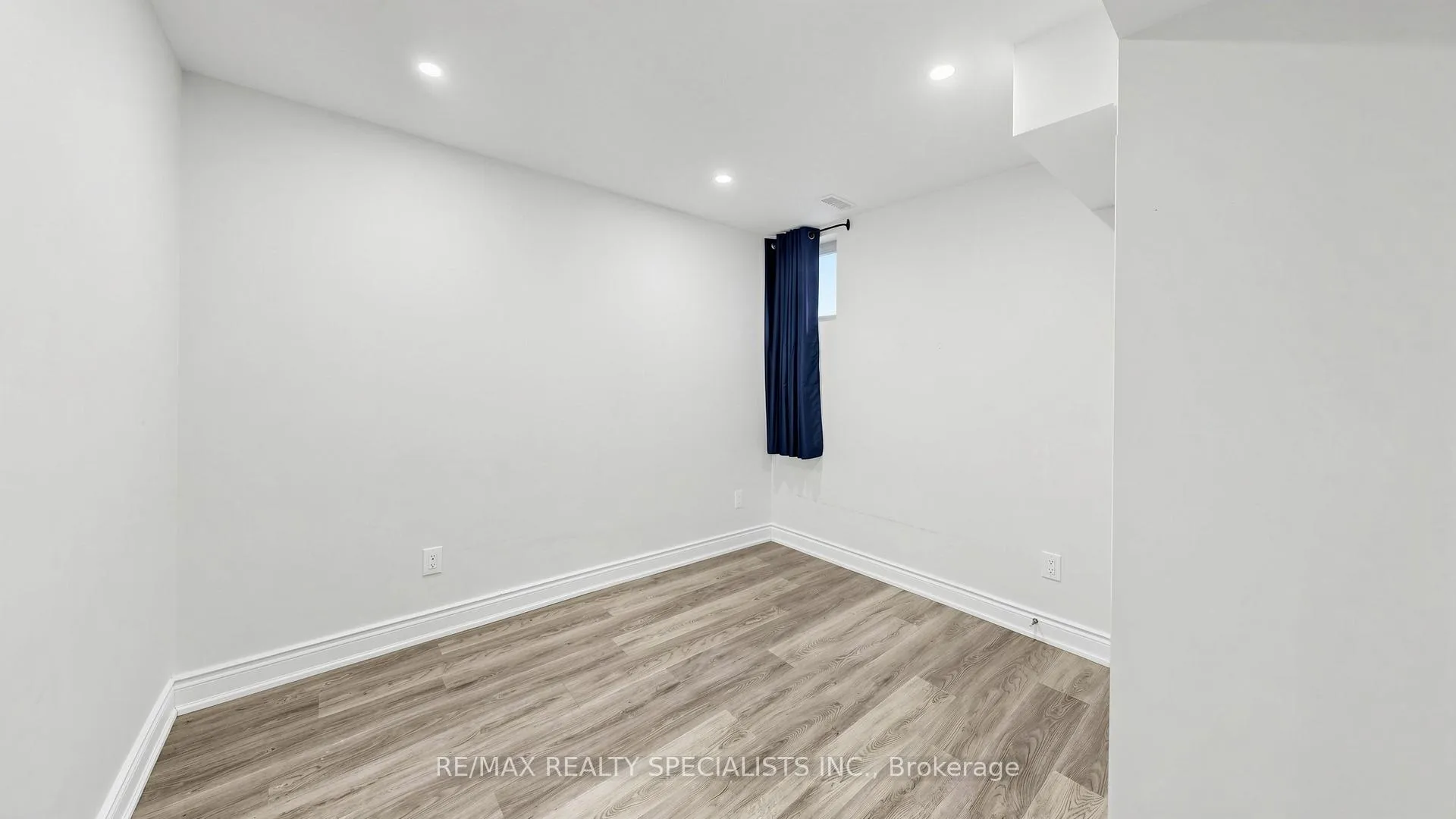 Photo 38 of 13 Vezna Crescent, Brampton, Credit Valley — HOMEH