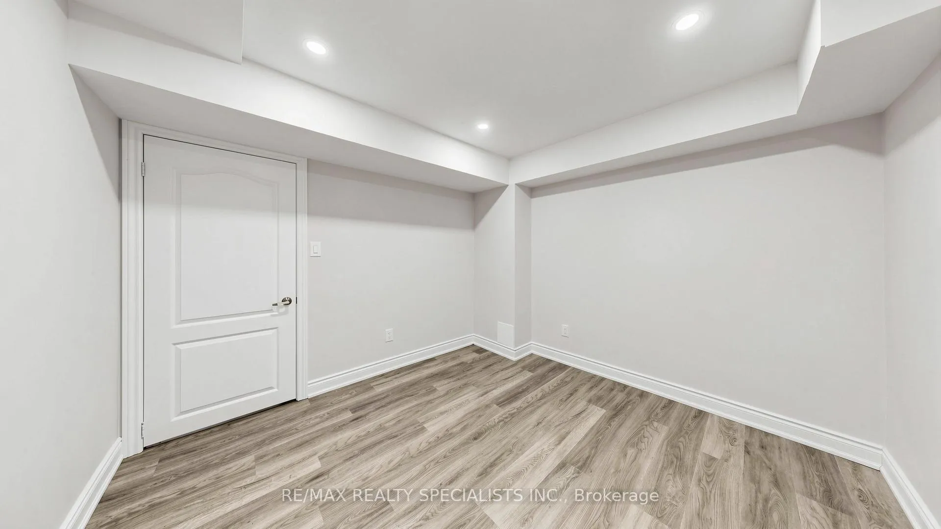 Photo 40 of 13 Vezna Crescent, Brampton, Credit Valley — HOMEH