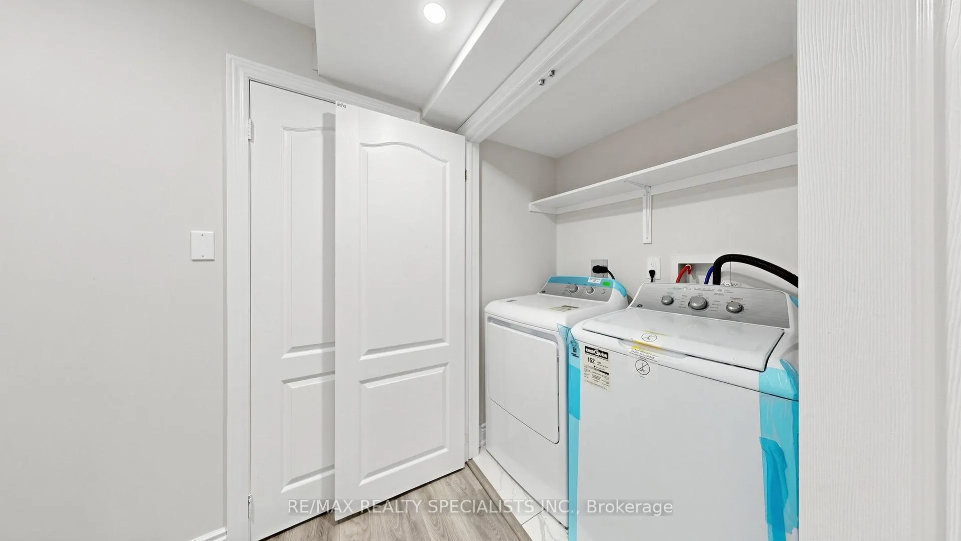 Photo 44 of 13 Vezna Crescent, Brampton, Credit Valley — HOMEH