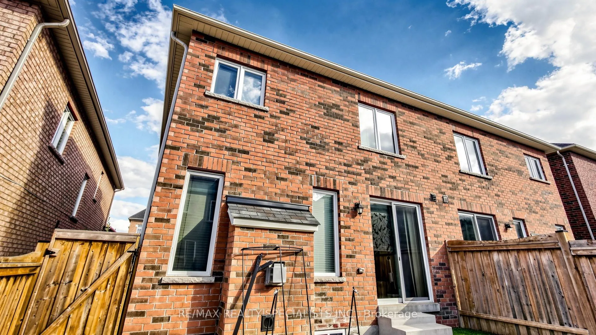Photo 46 of 13 Vezna Crescent, Brampton, Credit Valley — HOMEH