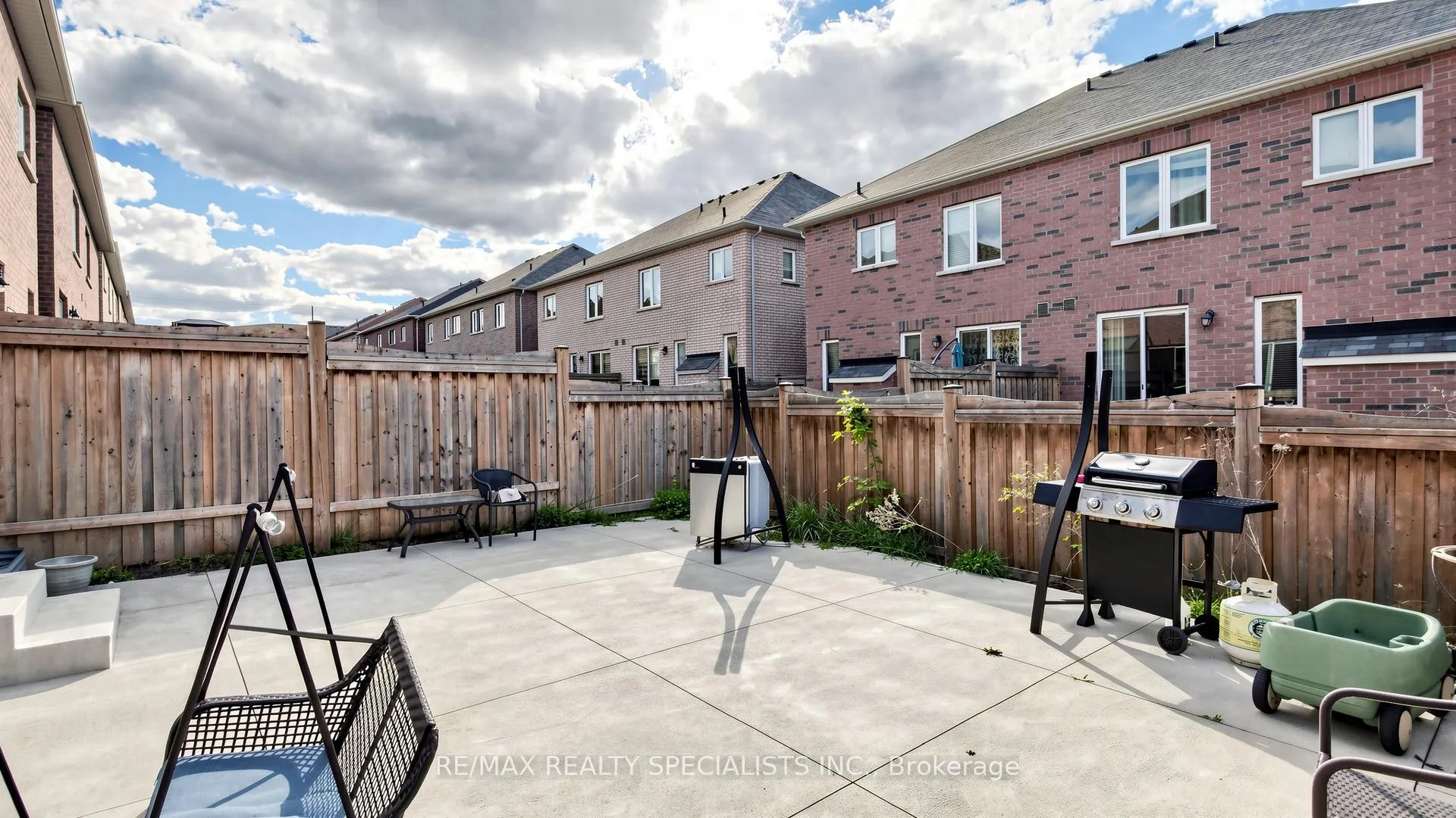 Photo 48 of 13 Vezna Crescent, Brampton, Credit Valley — HOMEH