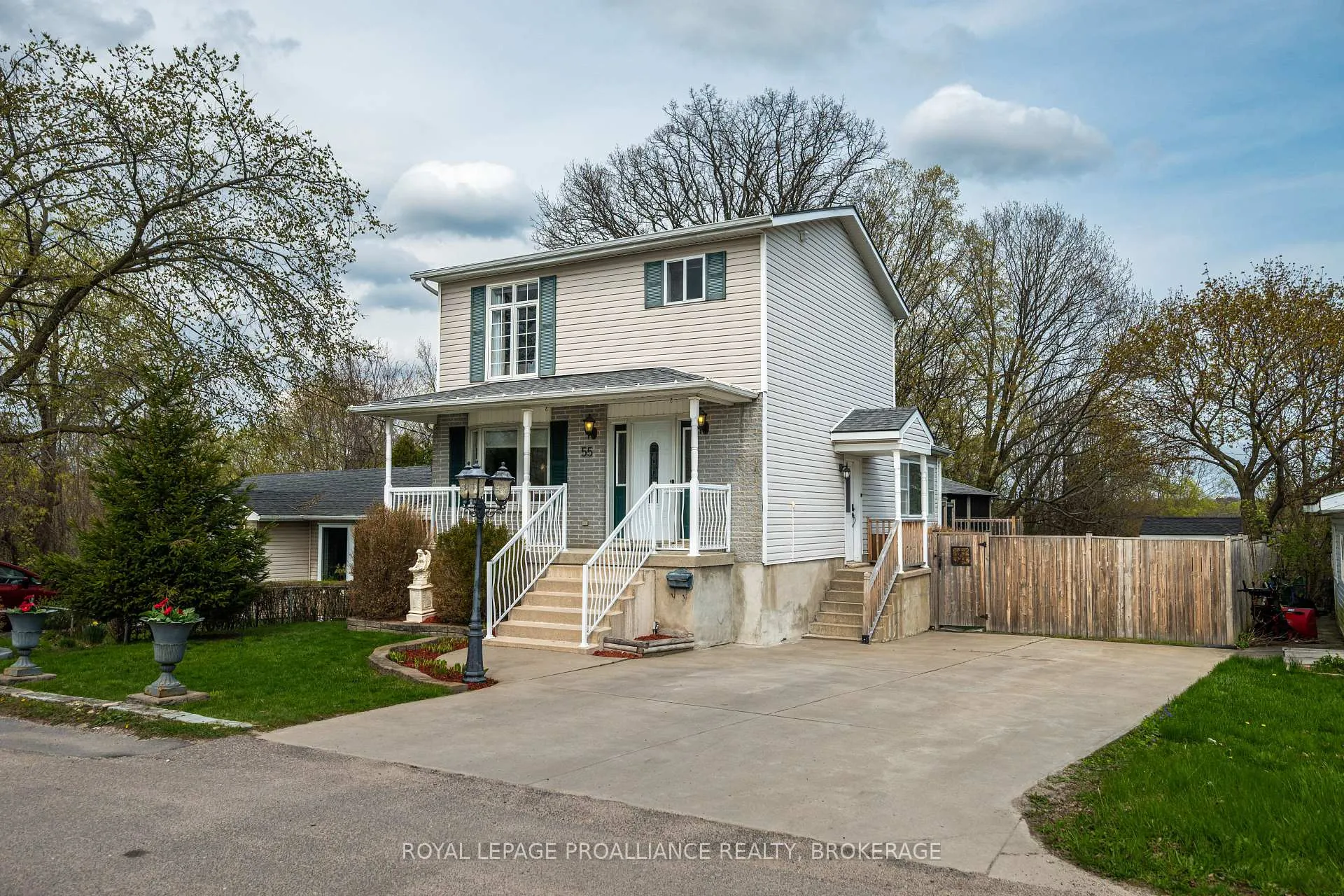 Photo 1 of 55 Shaw Street, Kingston, Rideau — HOMEH