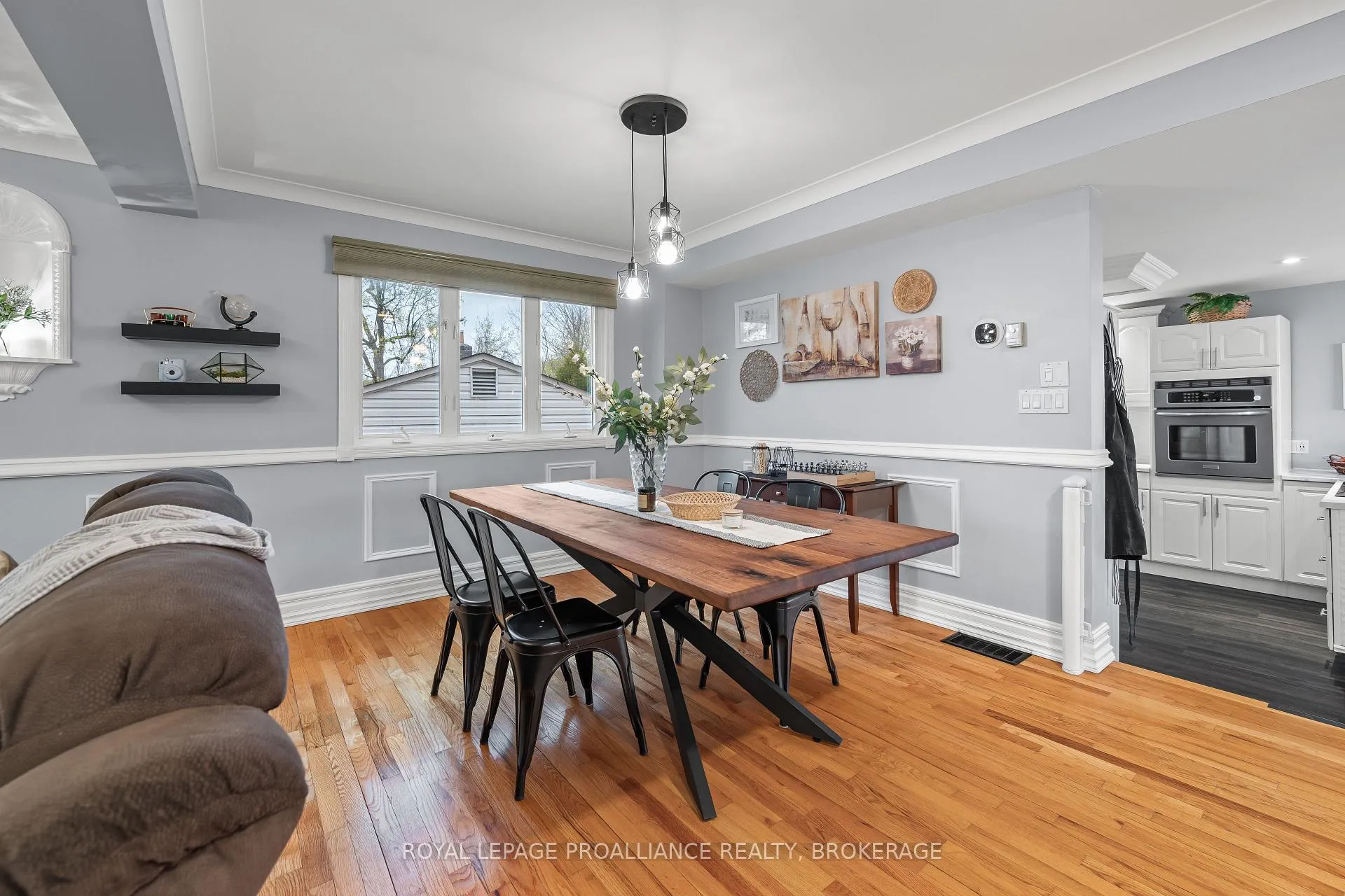 Photo 10 of 55 Shaw Street, Kingston, Rideau — HOMEH