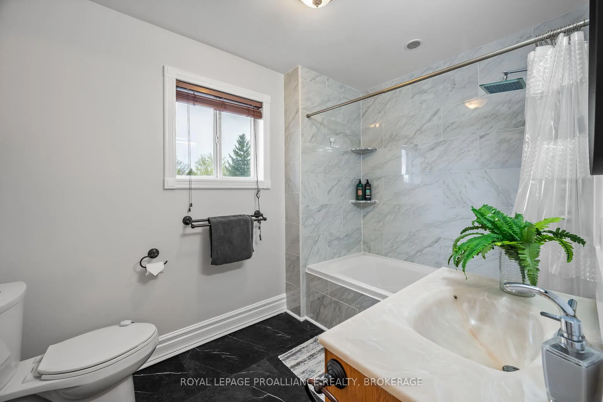 Photo 20 of 55 Shaw Street, Kingston, Rideau — HOMEH