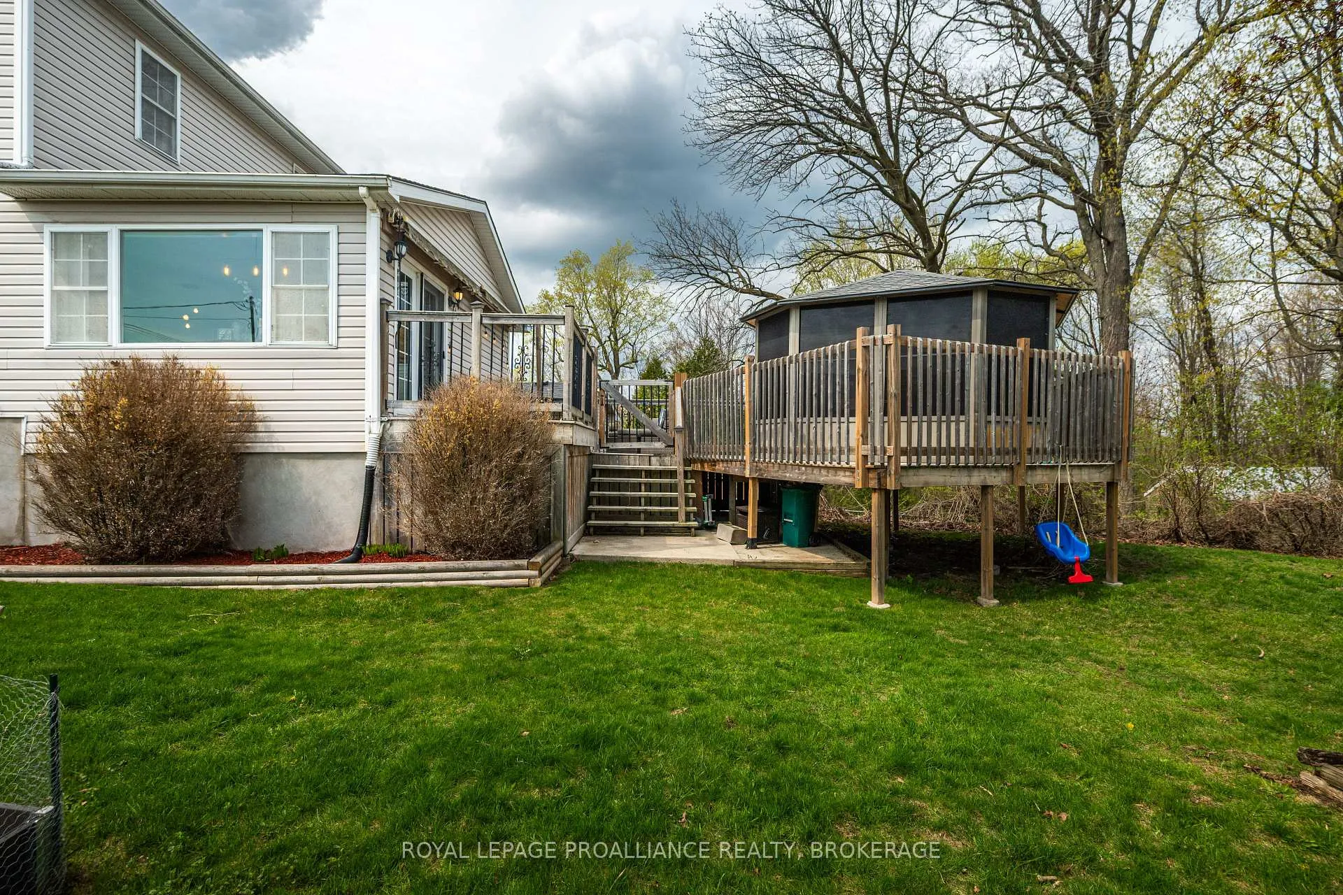 Photo 34 of 55 Shaw Street, Kingston, Rideau — HOMEH