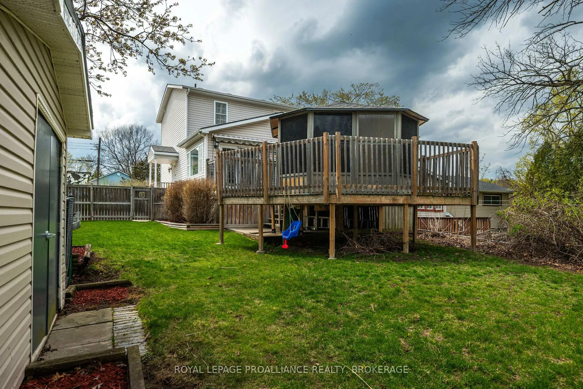 Photo 35 of 55 Shaw Street, Kingston, Rideau — HOMEH