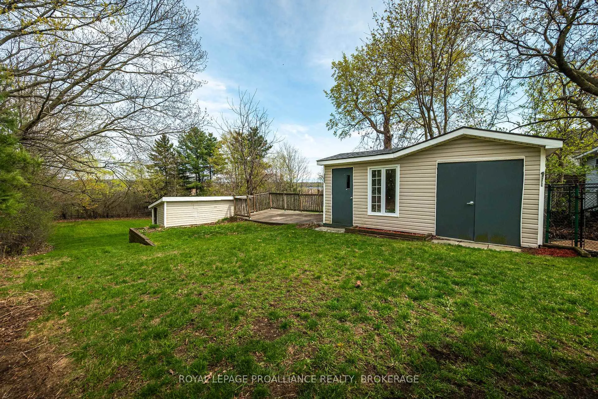 Photo 36 of 55 Shaw Street, Kingston, Rideau — HOMEH