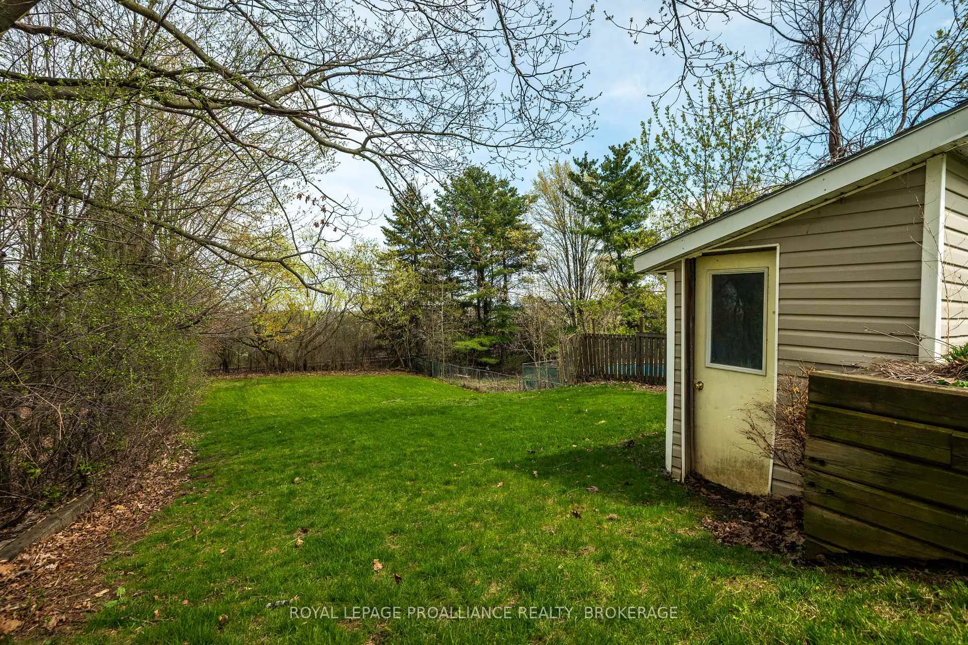 Photo 37 of 55 Shaw Street, Kingston, Rideau — HOMEH