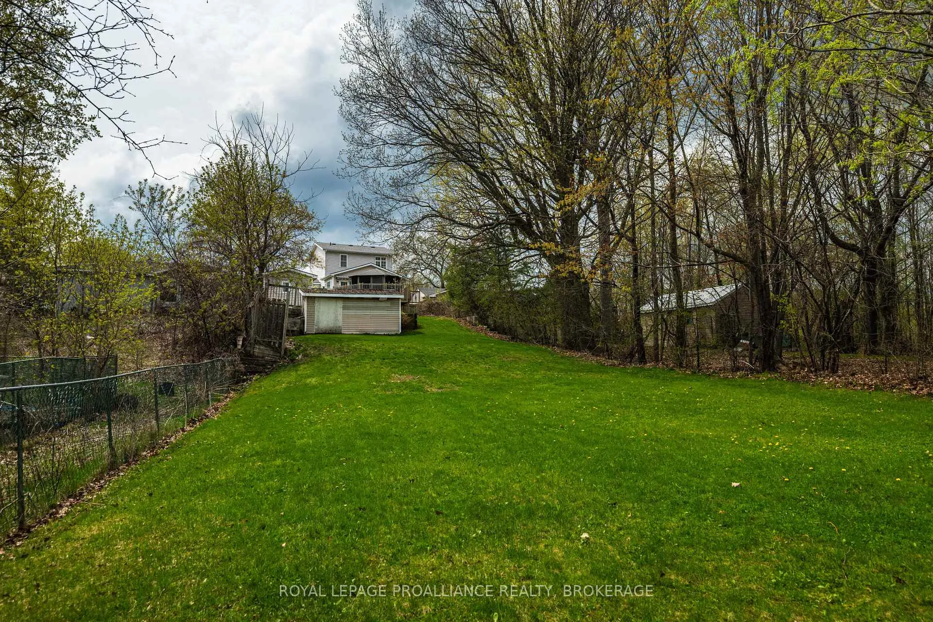Photo 39 of 55 Shaw Street, Kingston, Rideau — HOMEH