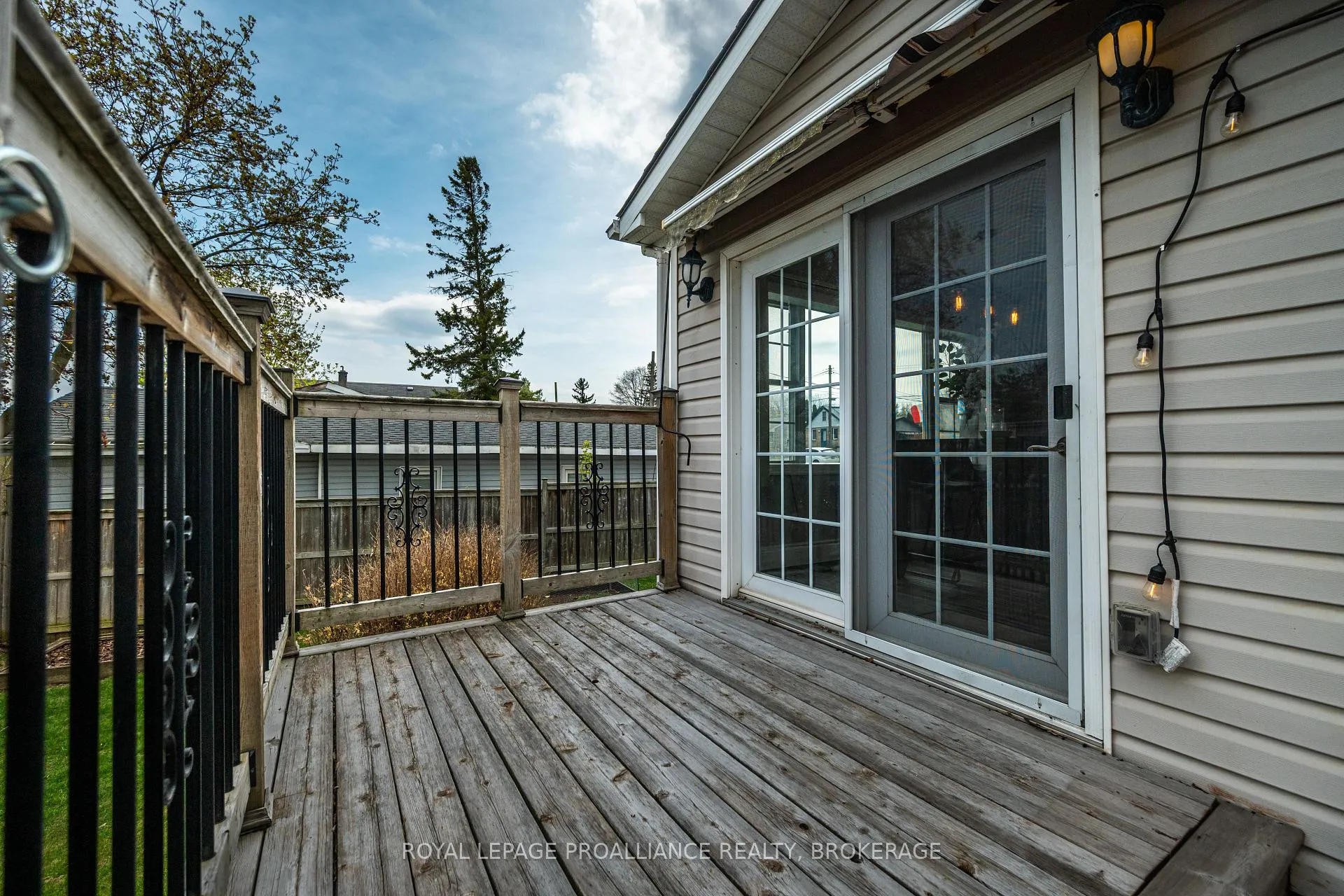 Photo 41 of 55 Shaw Street, Kingston, Rideau — HOMEH