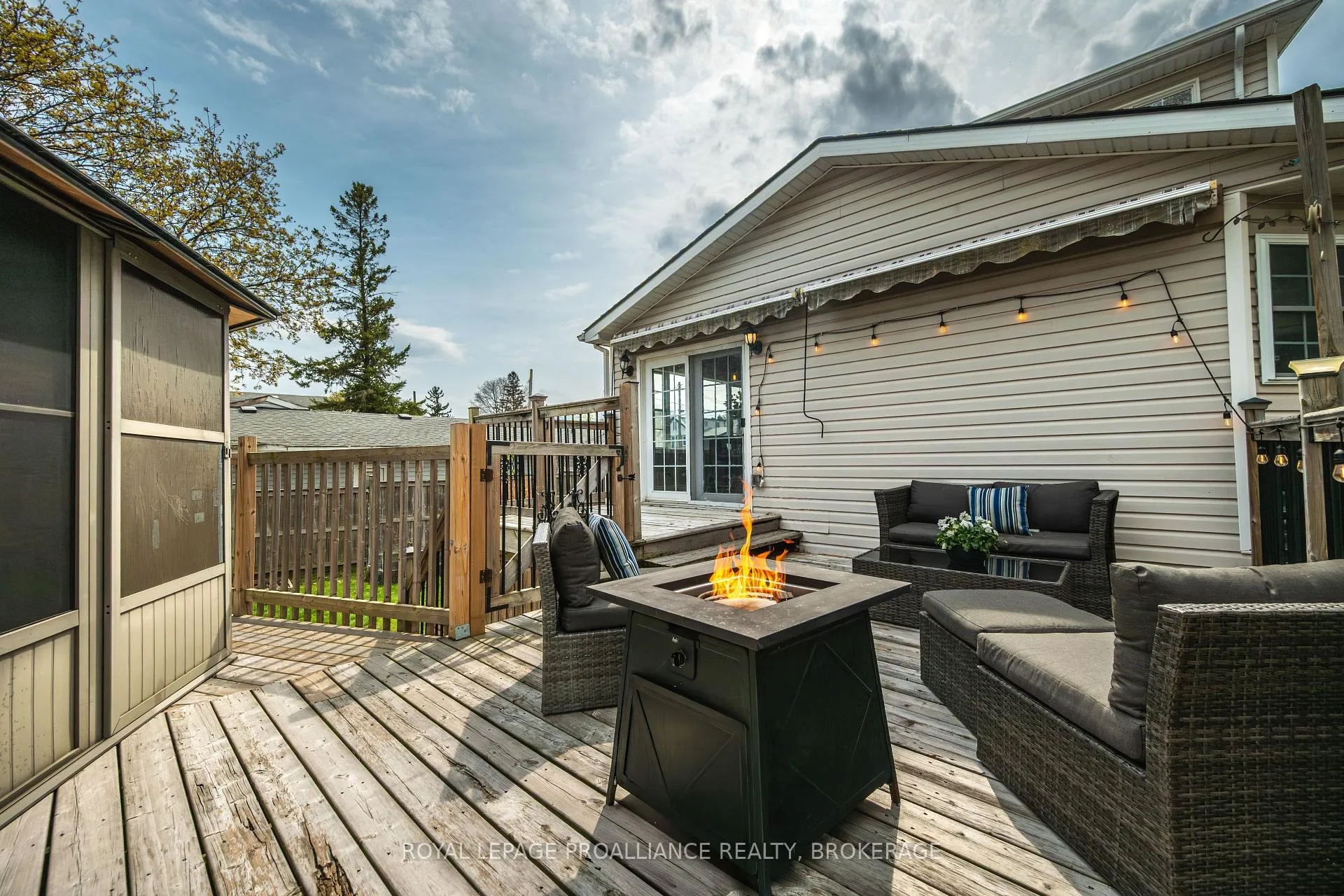 Photo 43 of 55 Shaw Street, Kingston, Rideau — HOMEH