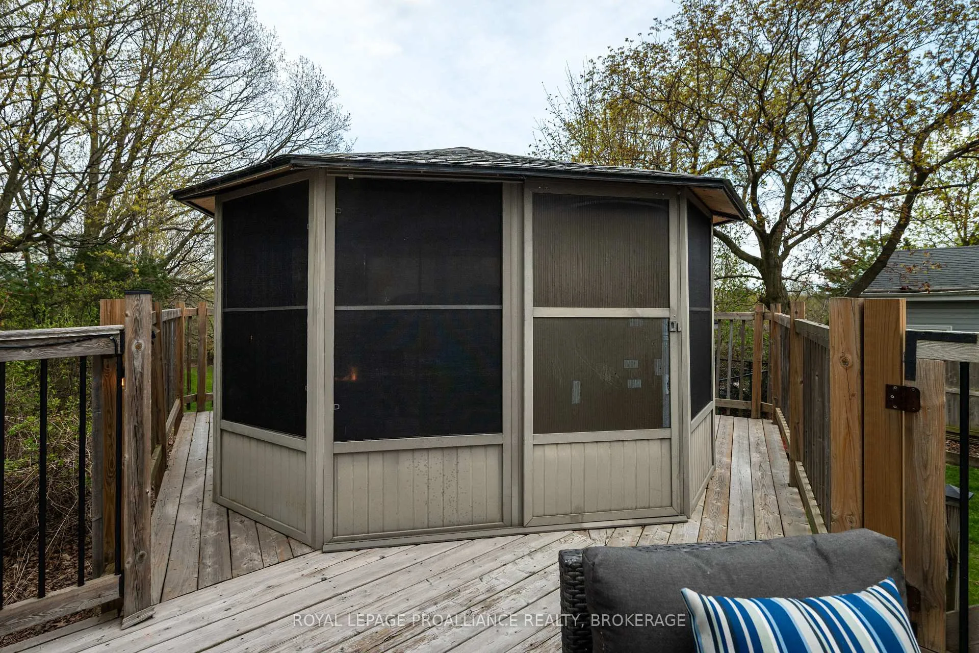 Photo 44 of 55 Shaw Street, Kingston, Rideau — HOMEH