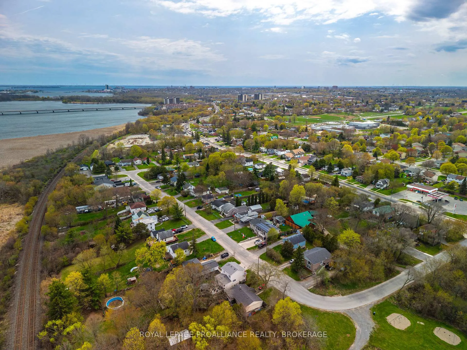 Photo 47 of 55 Shaw Street, Kingston, Rideau — HOMEH