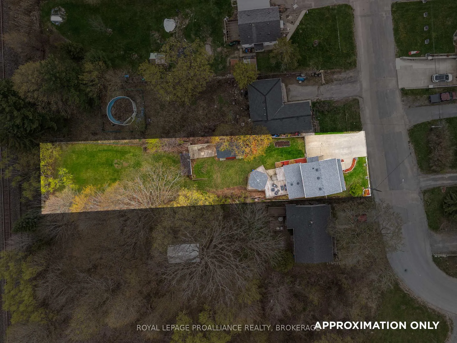 Photo 49 of 55 Shaw Street, Kingston, Rideau — HOMEH