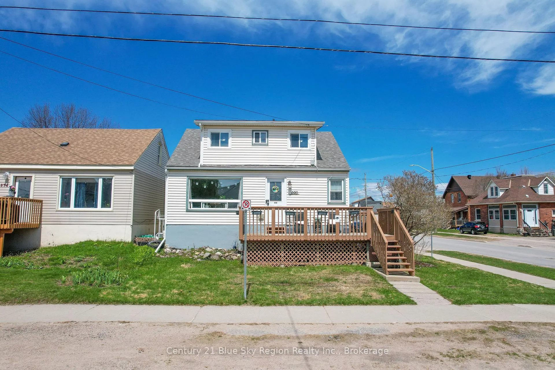 Photo 1 of 890 Fraser Street, North Bay, Central — HOMEH