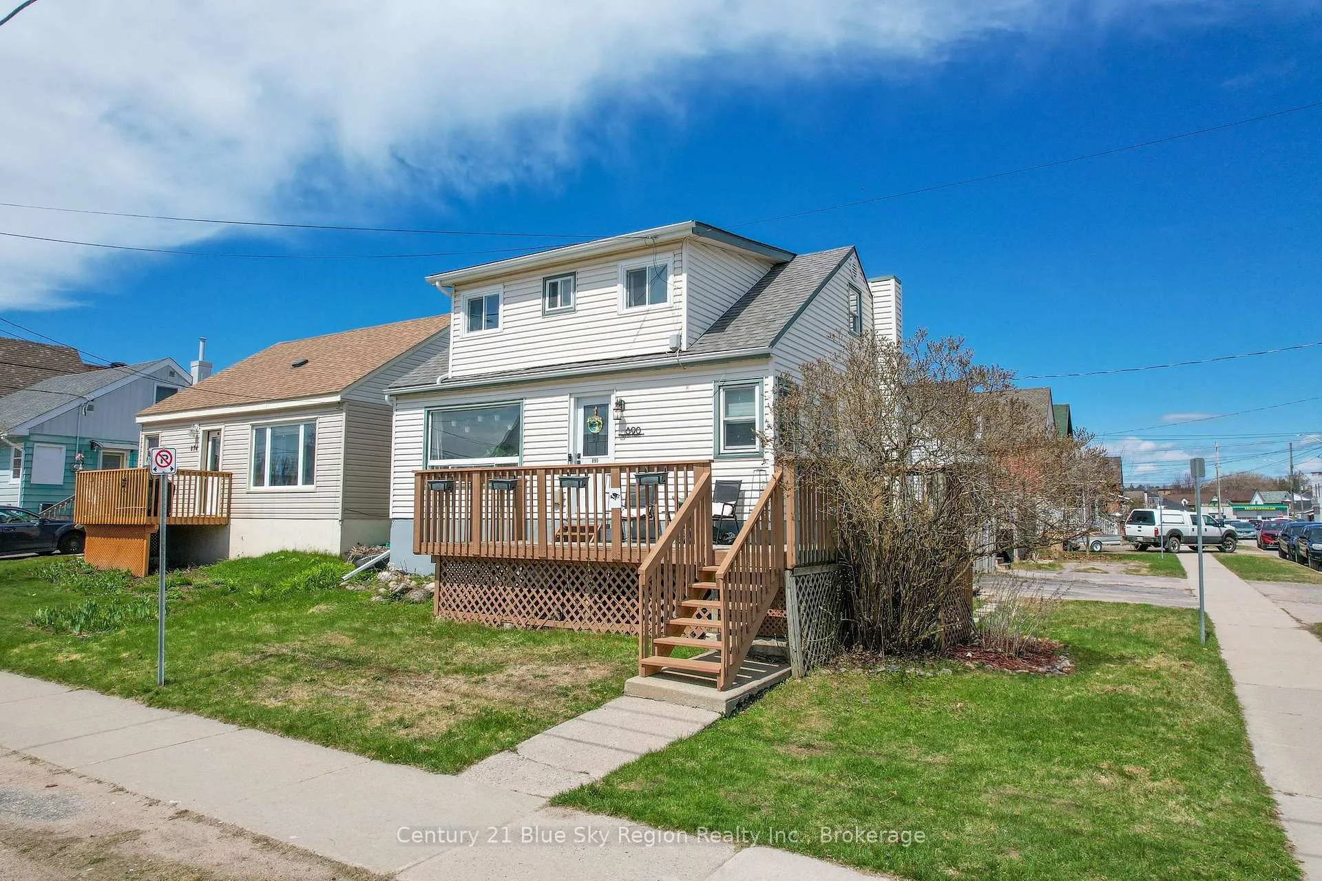 Photo 2 of 890 Fraser Street, North Bay, Central — HOMEH