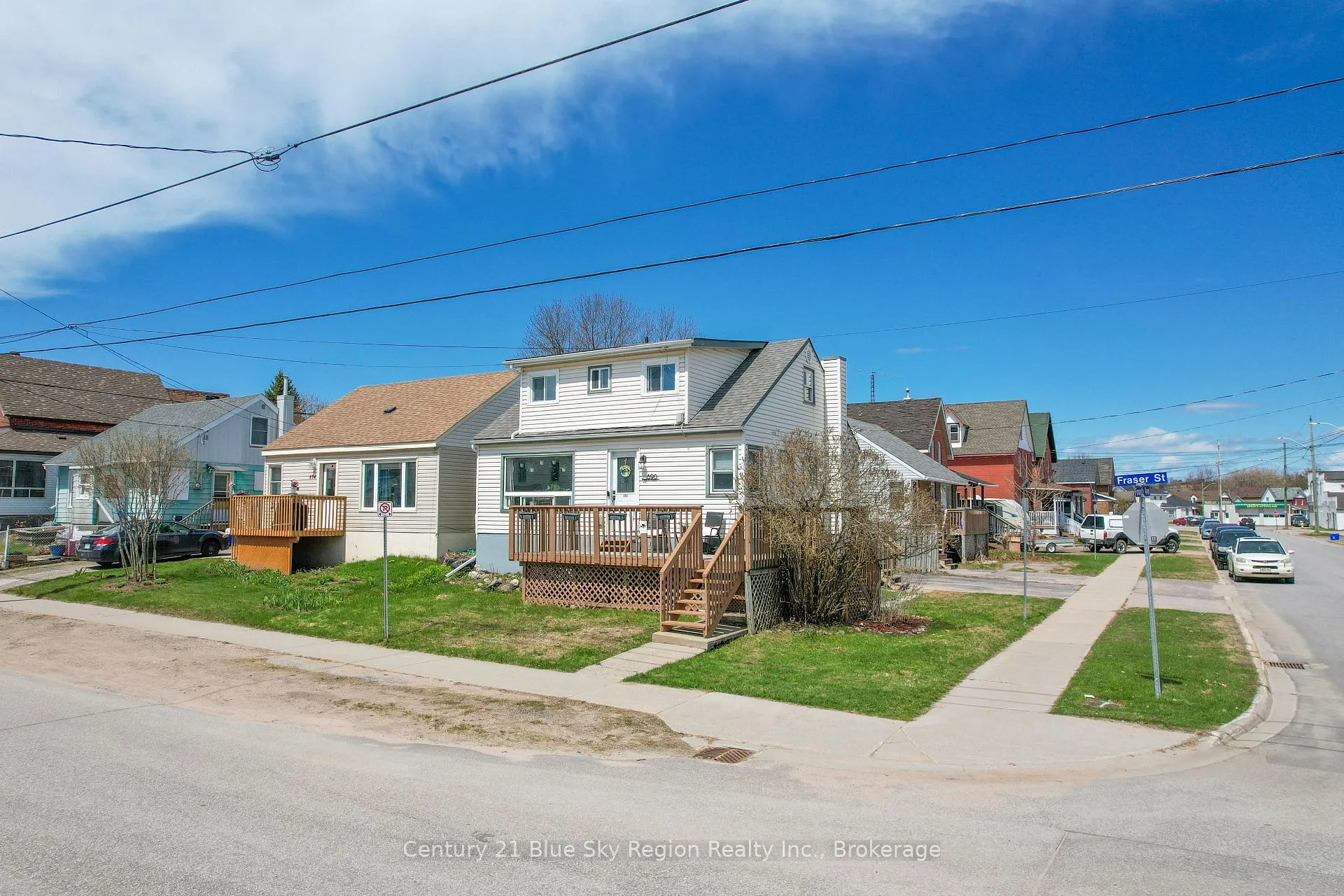 Photo 3 of 890 Fraser Street, North Bay, Central — HOMEH